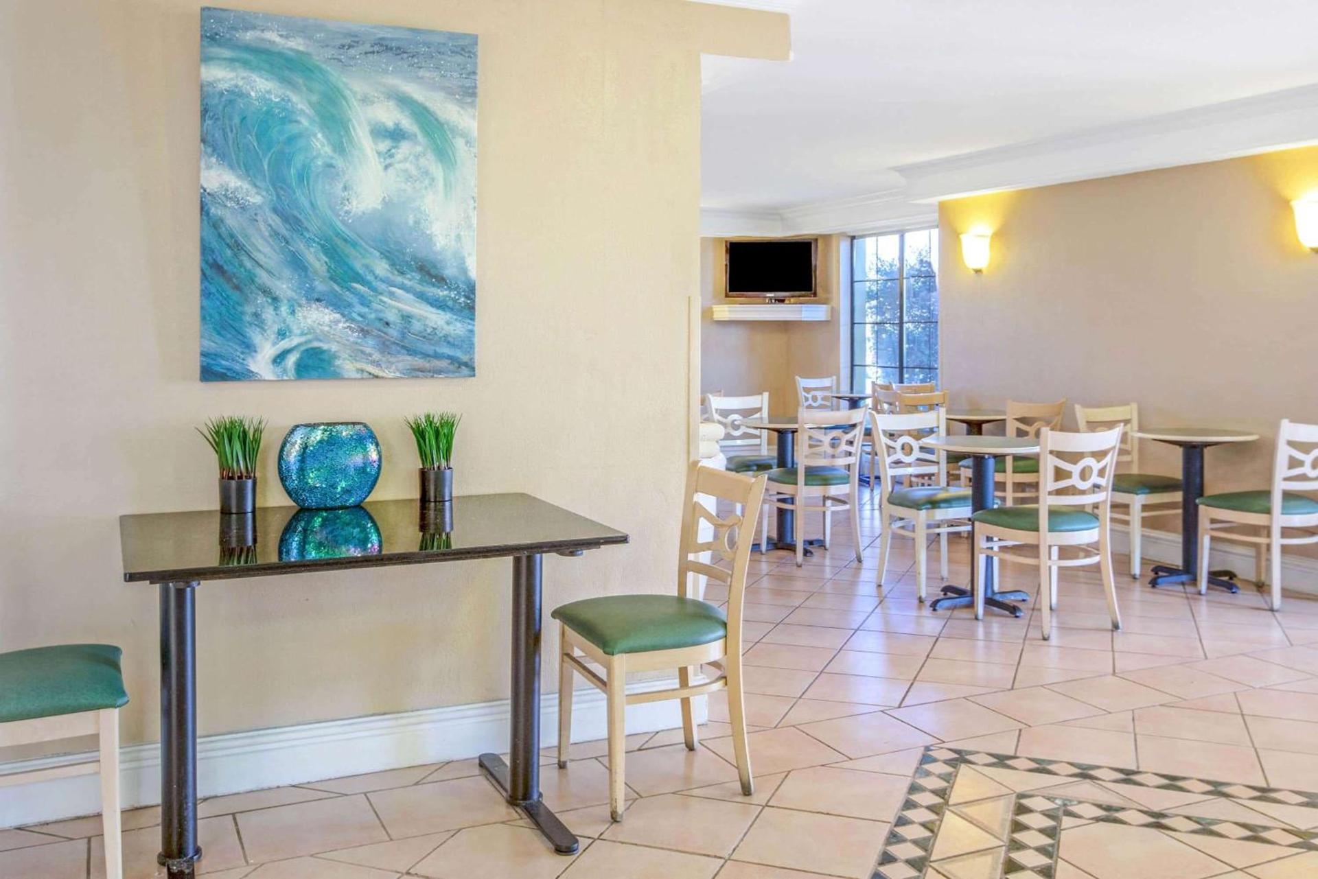 Days Inn by Wyndham Reno photo 6