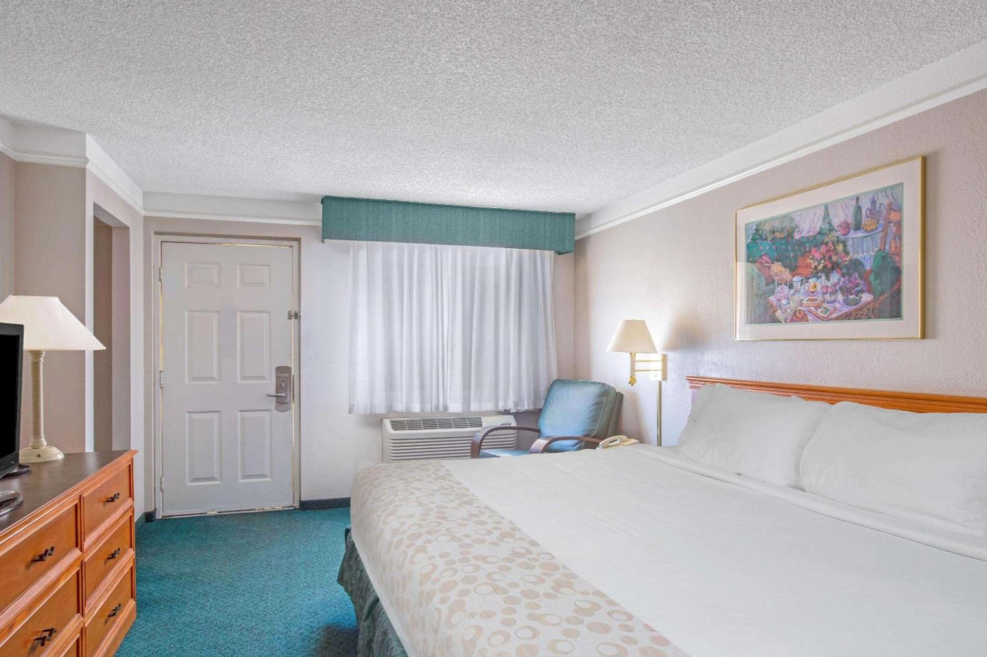 Days Inn by Wyndham Reno photo 18
