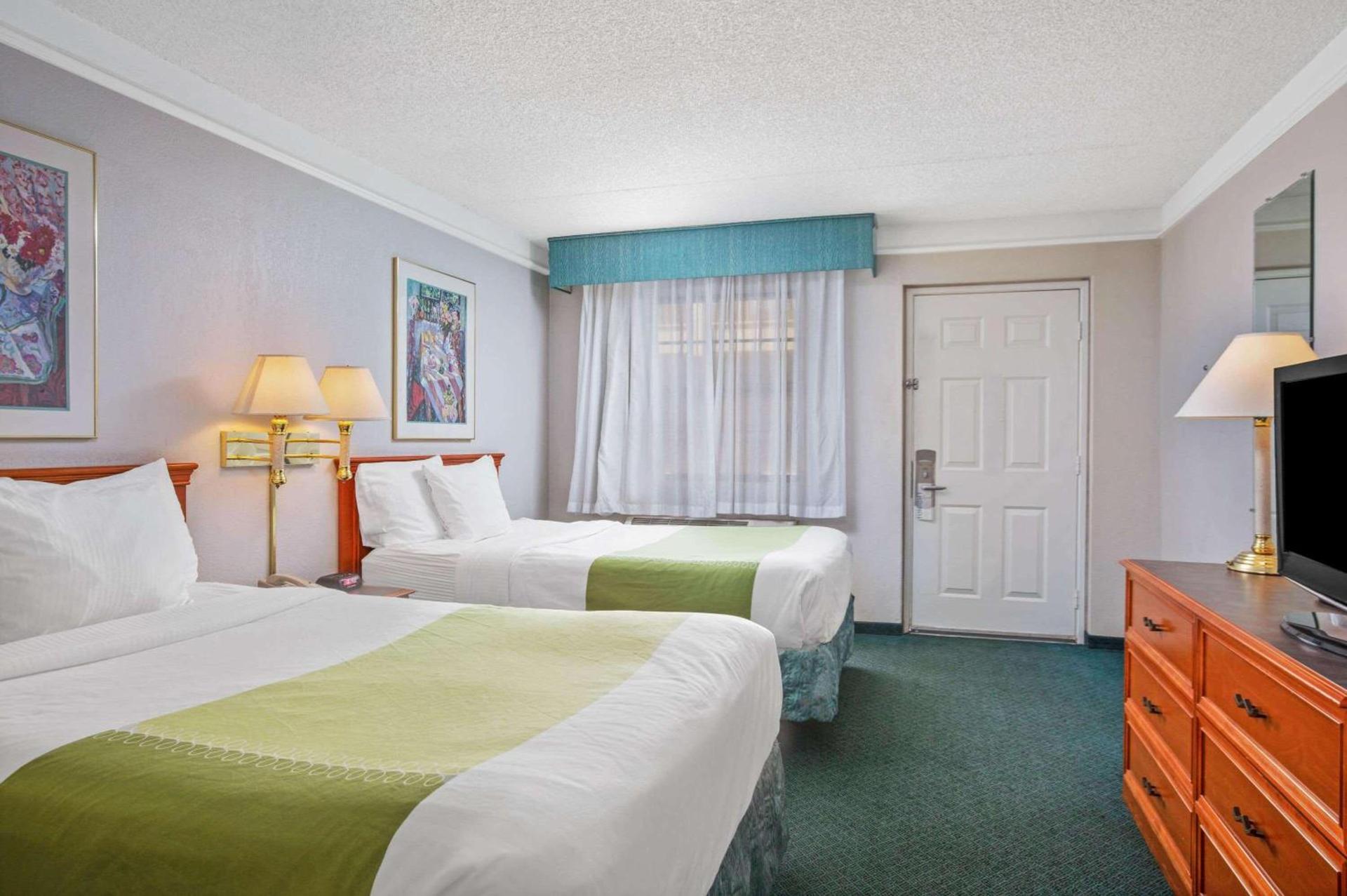 Days Inn by Wyndham Reno photo 15