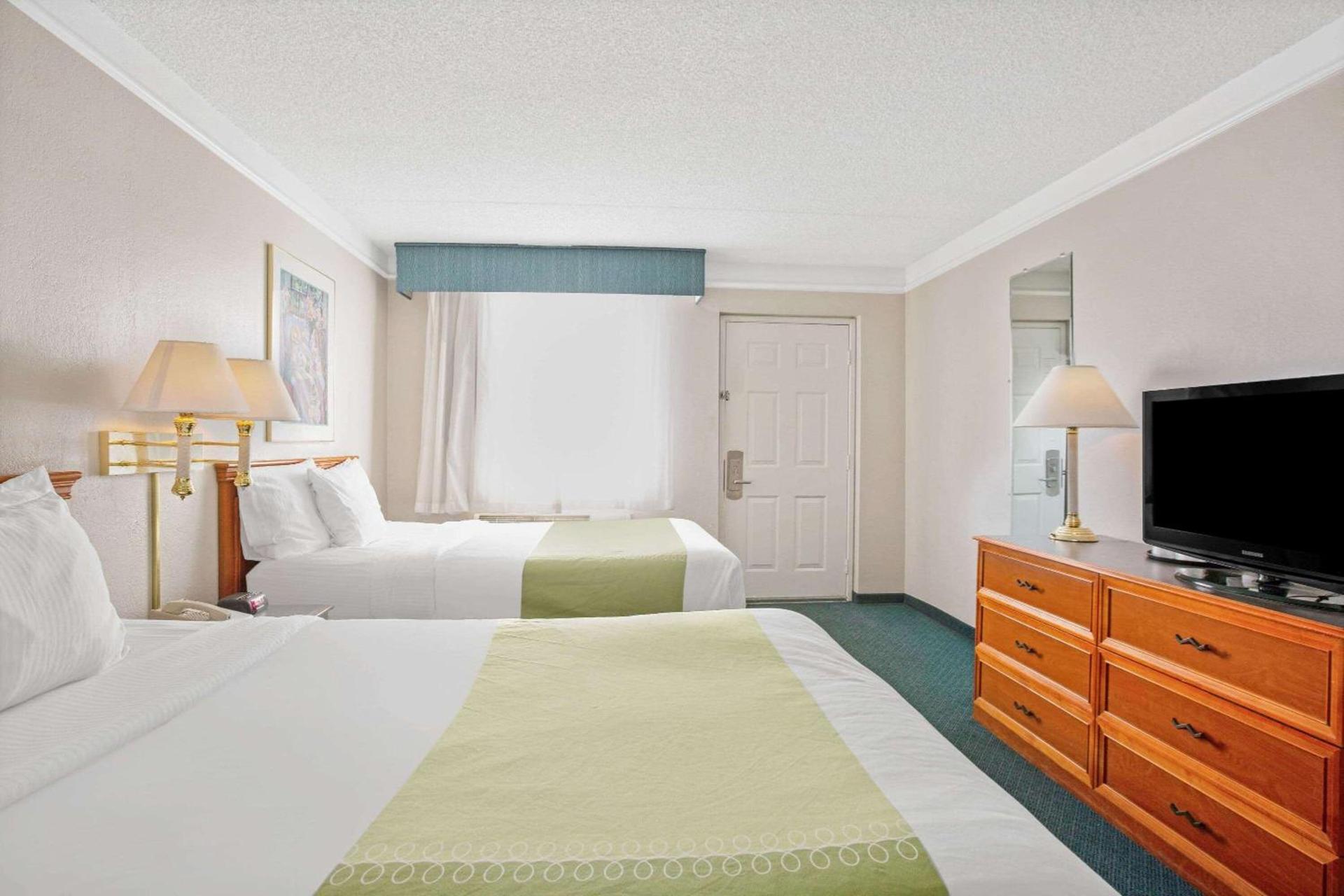 Days Inn by Wyndham Reno photo 16