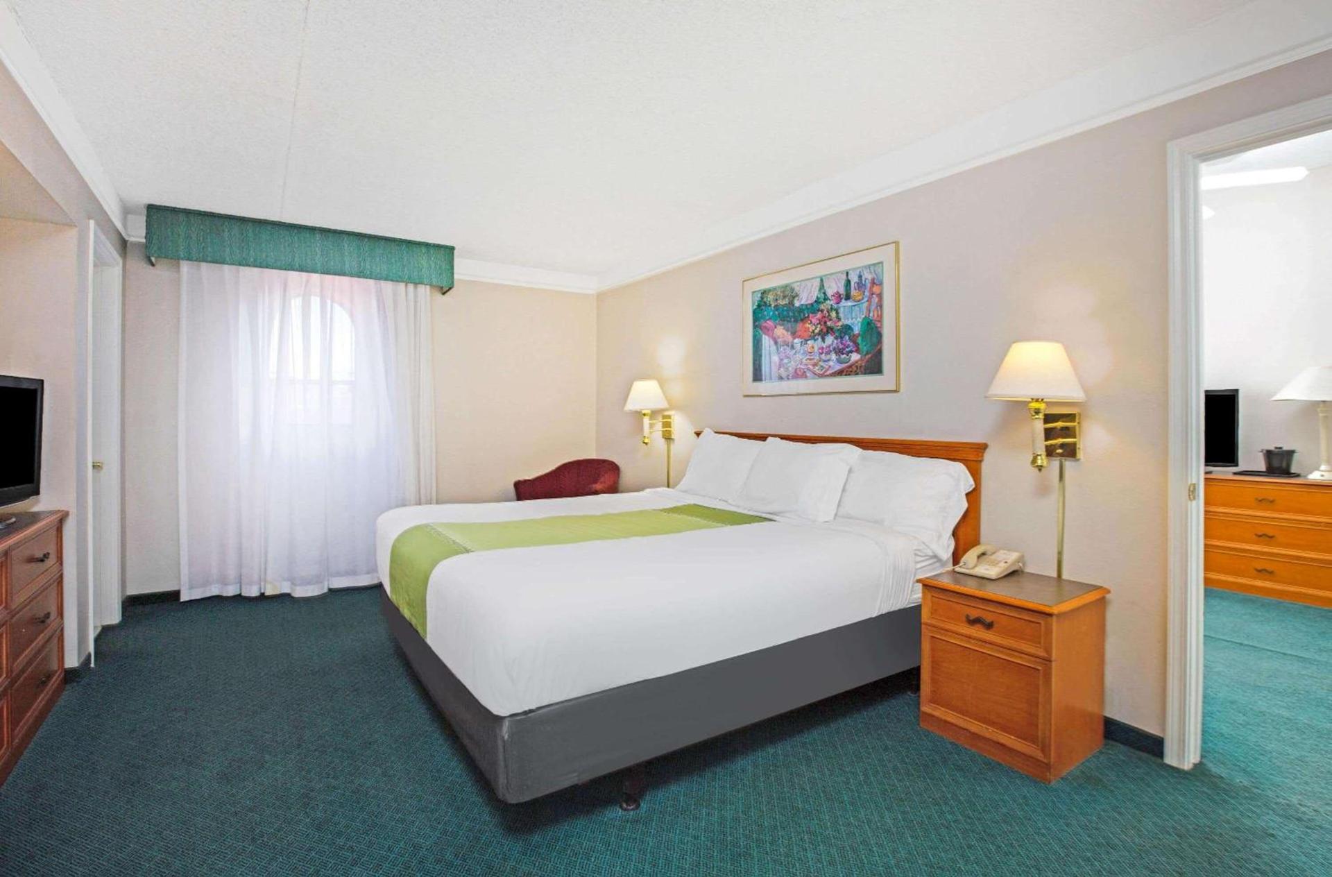 Days Inn by Wyndham Reno photo 26