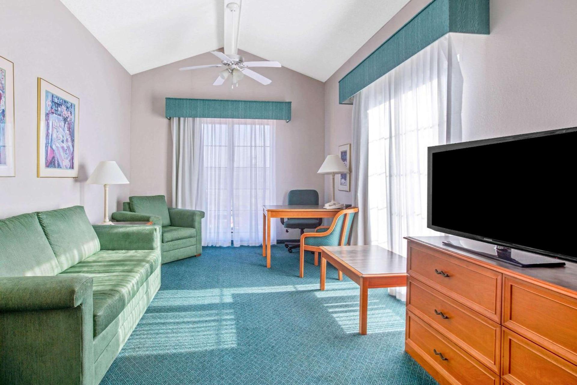 Days Inn by Wyndham Reno photo 24