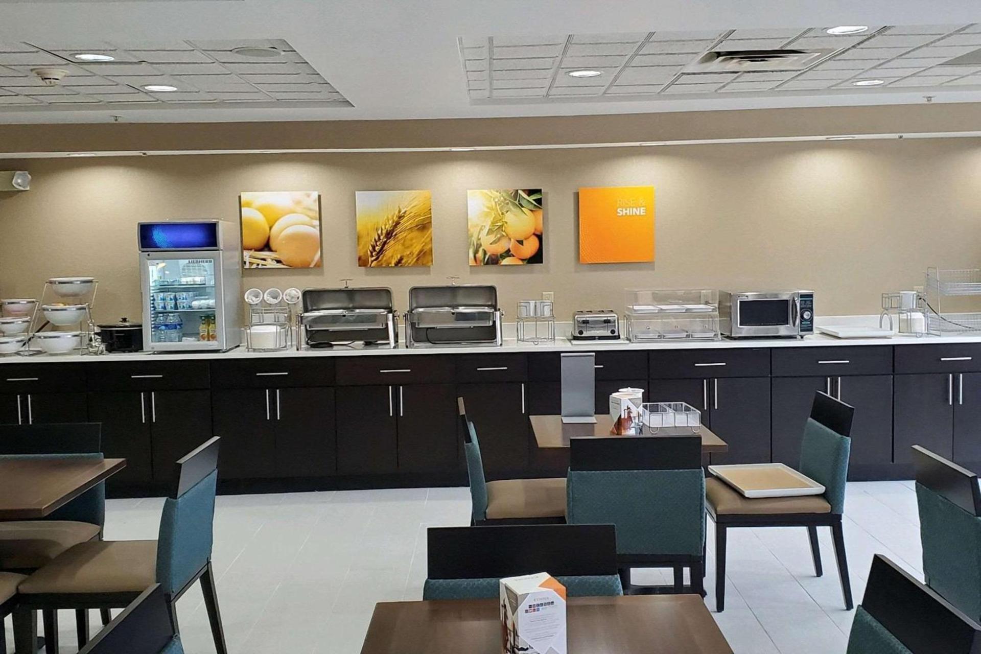 Comfort Inn & Suites Decatur-Forsyth photo 12