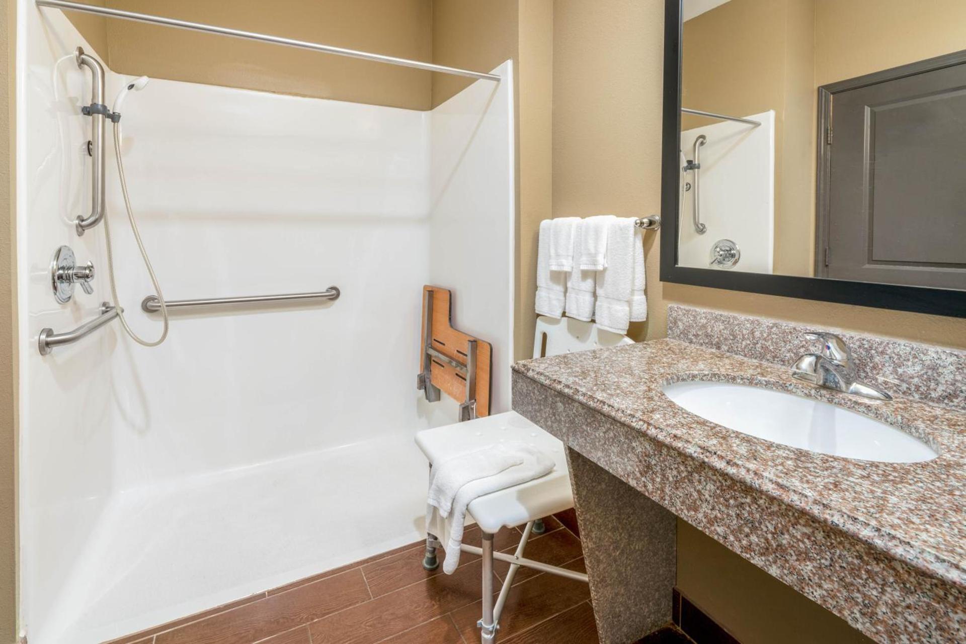 La Quinta by Wyndham Boutte photo 11