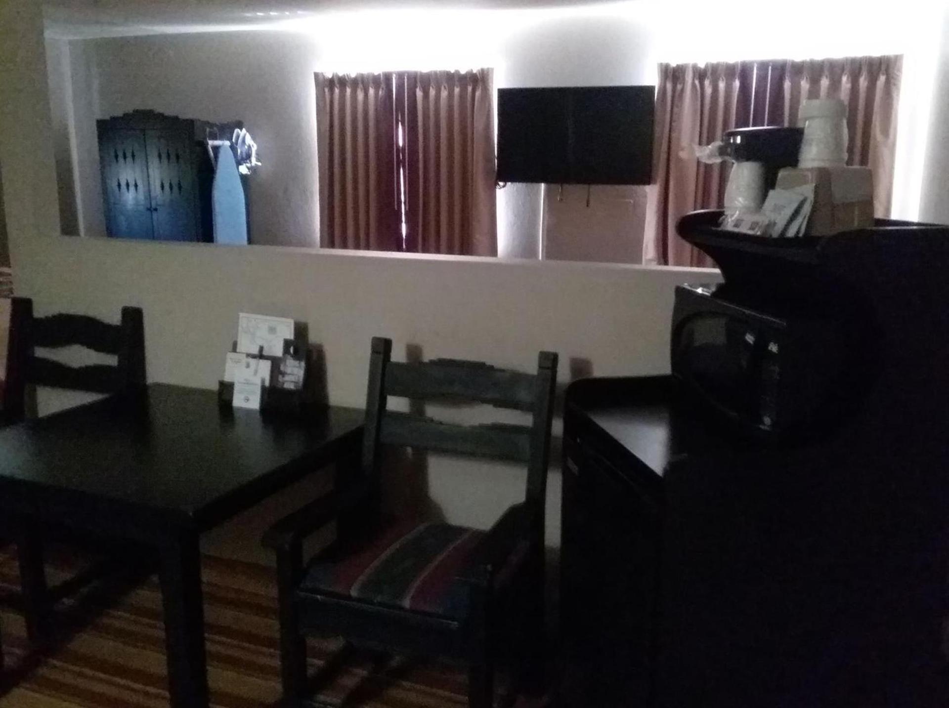 Super 8 by Wyndham Taos photo 32