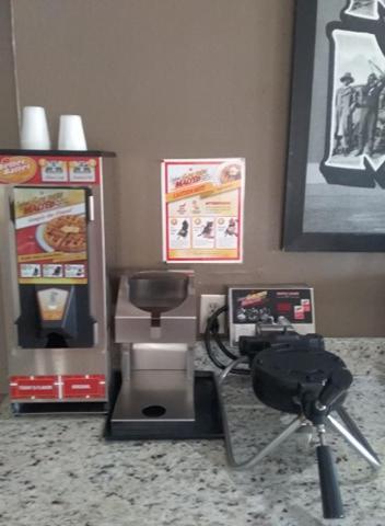 Super 8 by Wyndham Taos photo 41