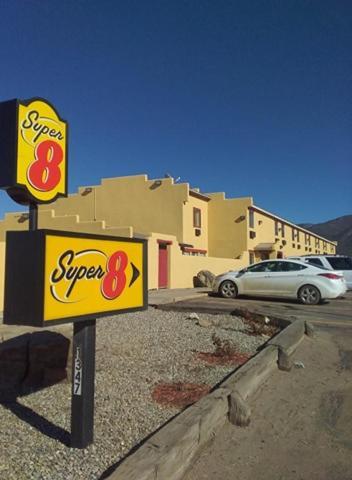 Super 8 by Wyndham Taos photo 47
