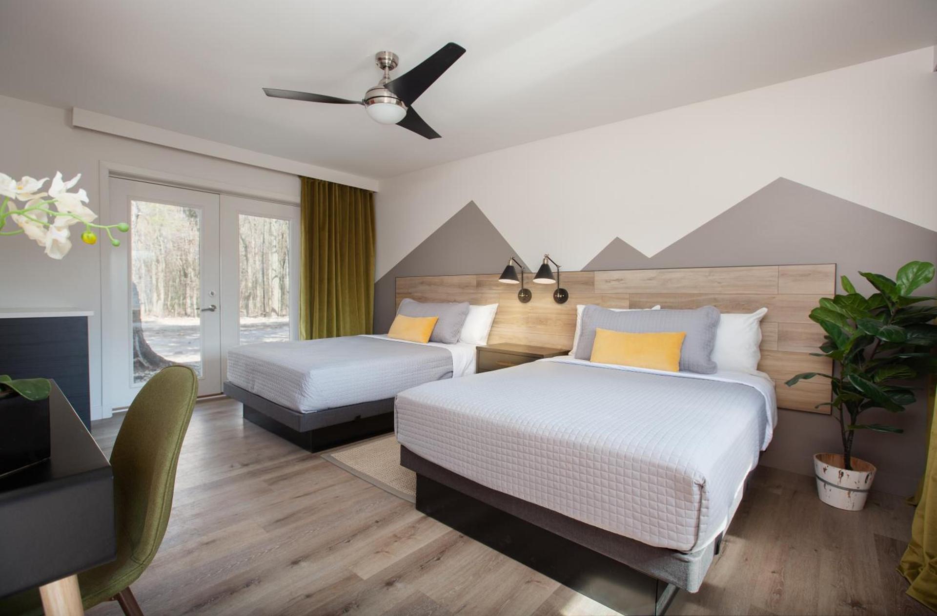 4411 Inn & Suites photo 16