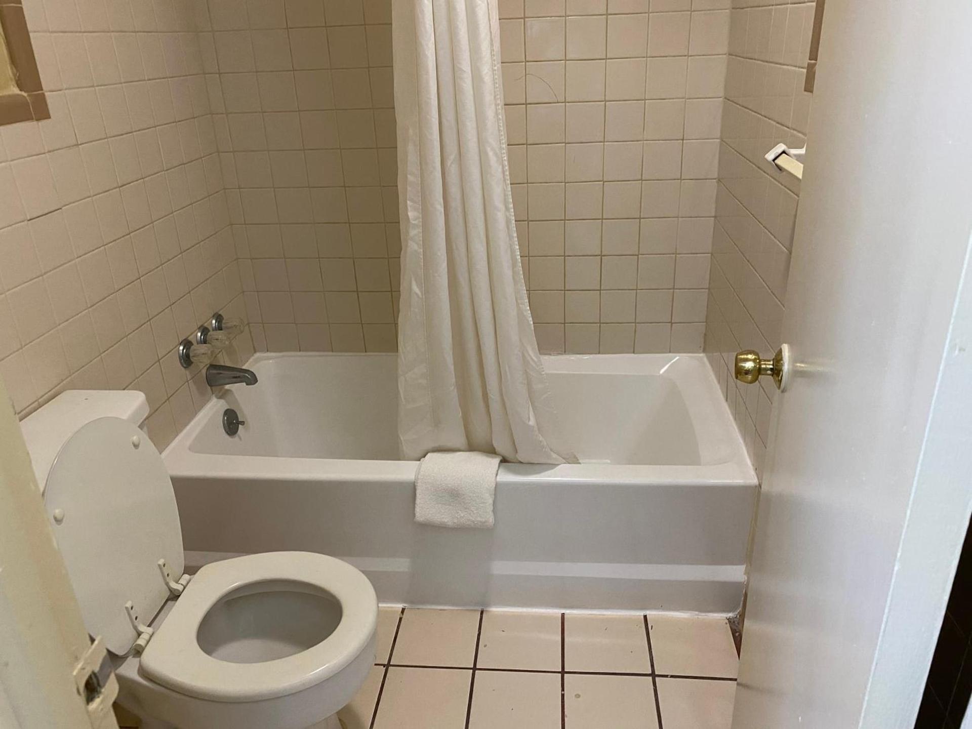 Budget Inn photo 15