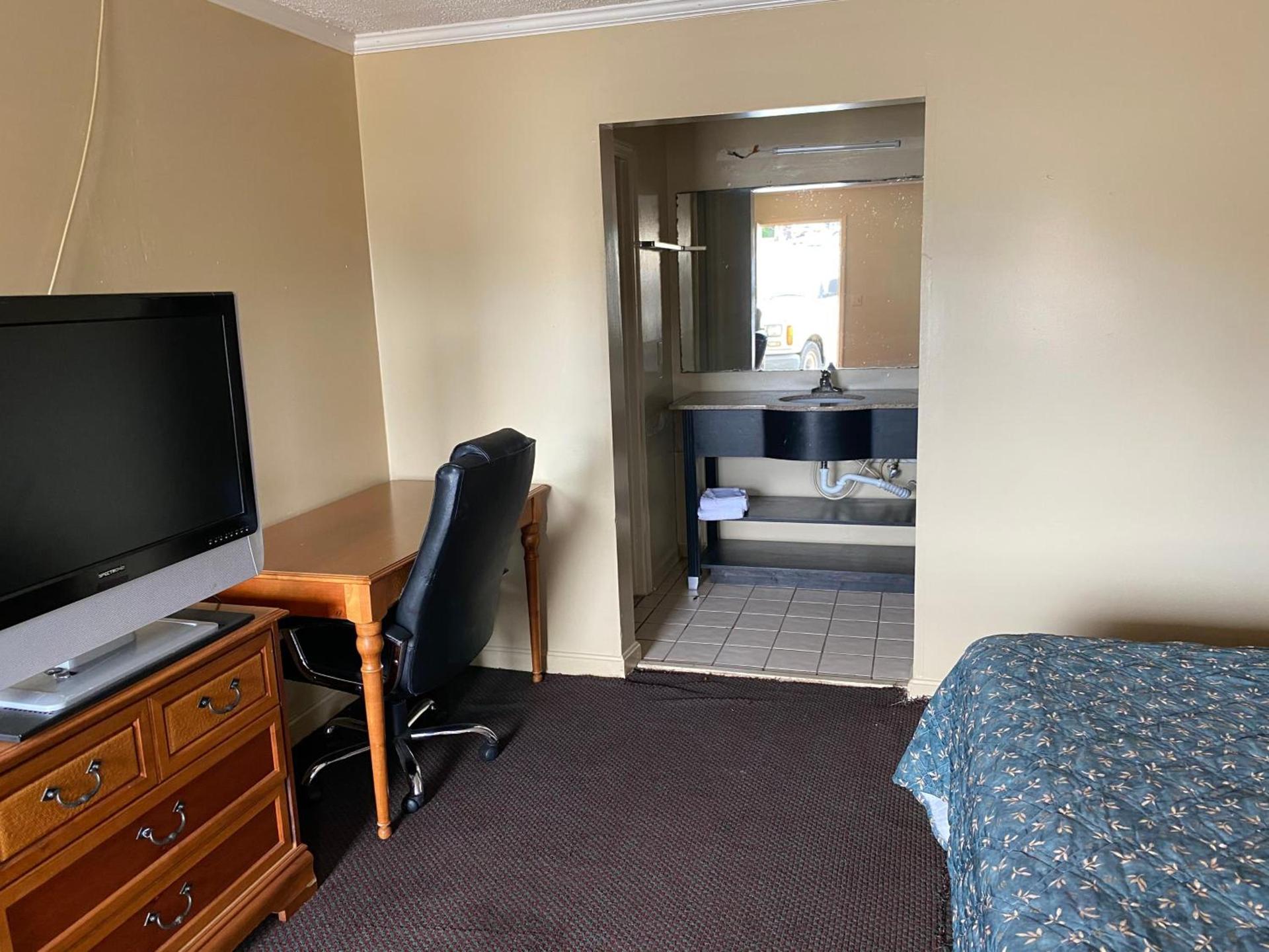 Budget Inn photo 37