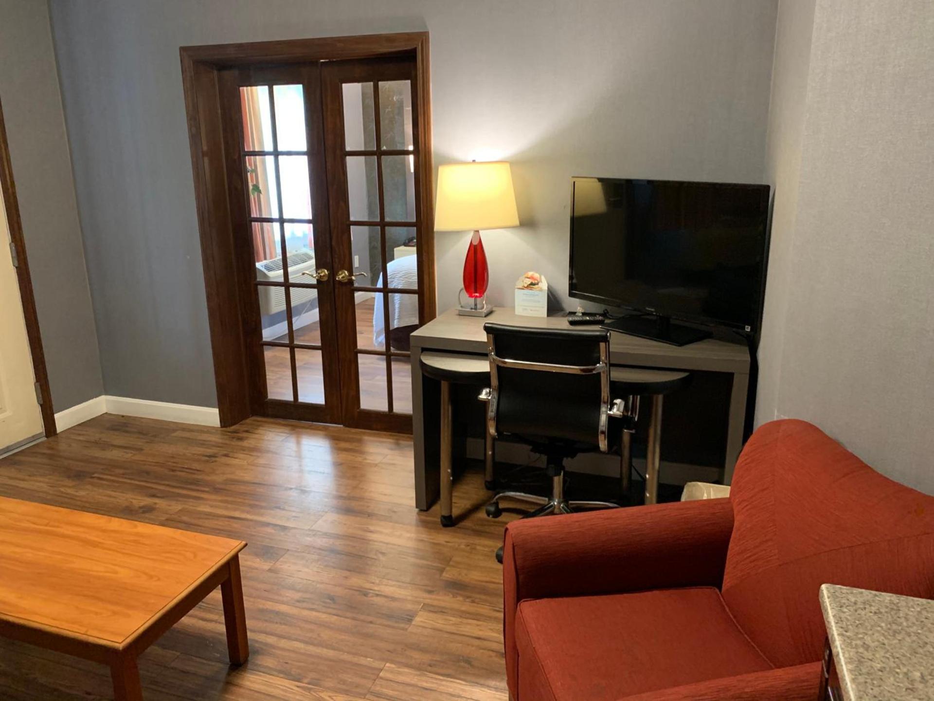 Super 8 by Wyndham Sturbridge photo 38