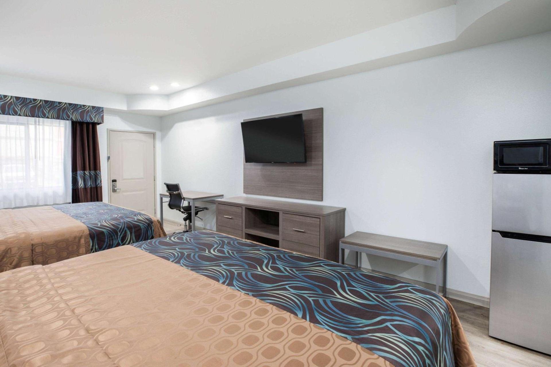 Super 8 by Wyndham Humble Houston Fallcreek photo 19