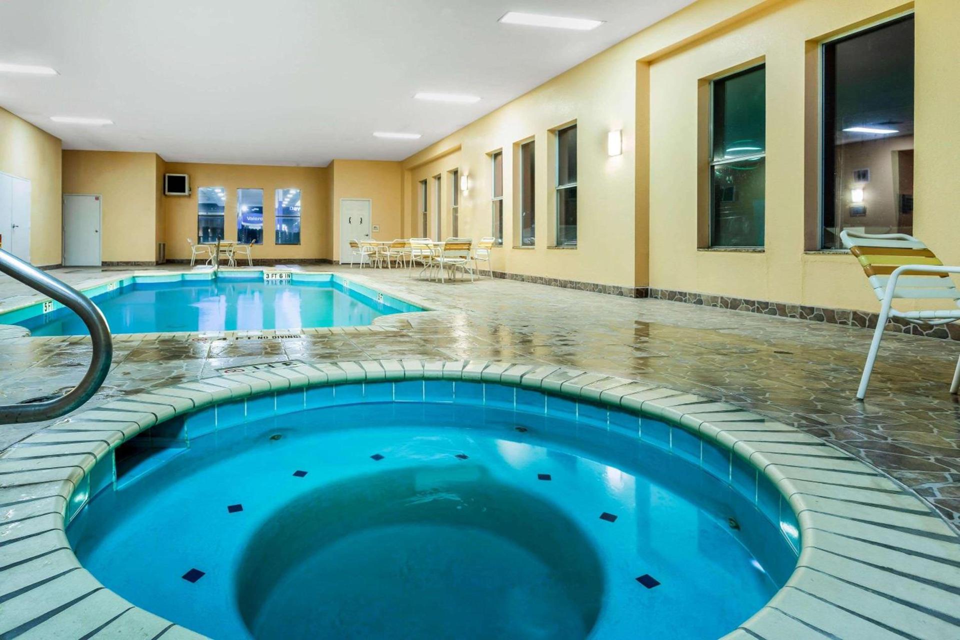 La Quinta by Wyndham Kerrville photo 54