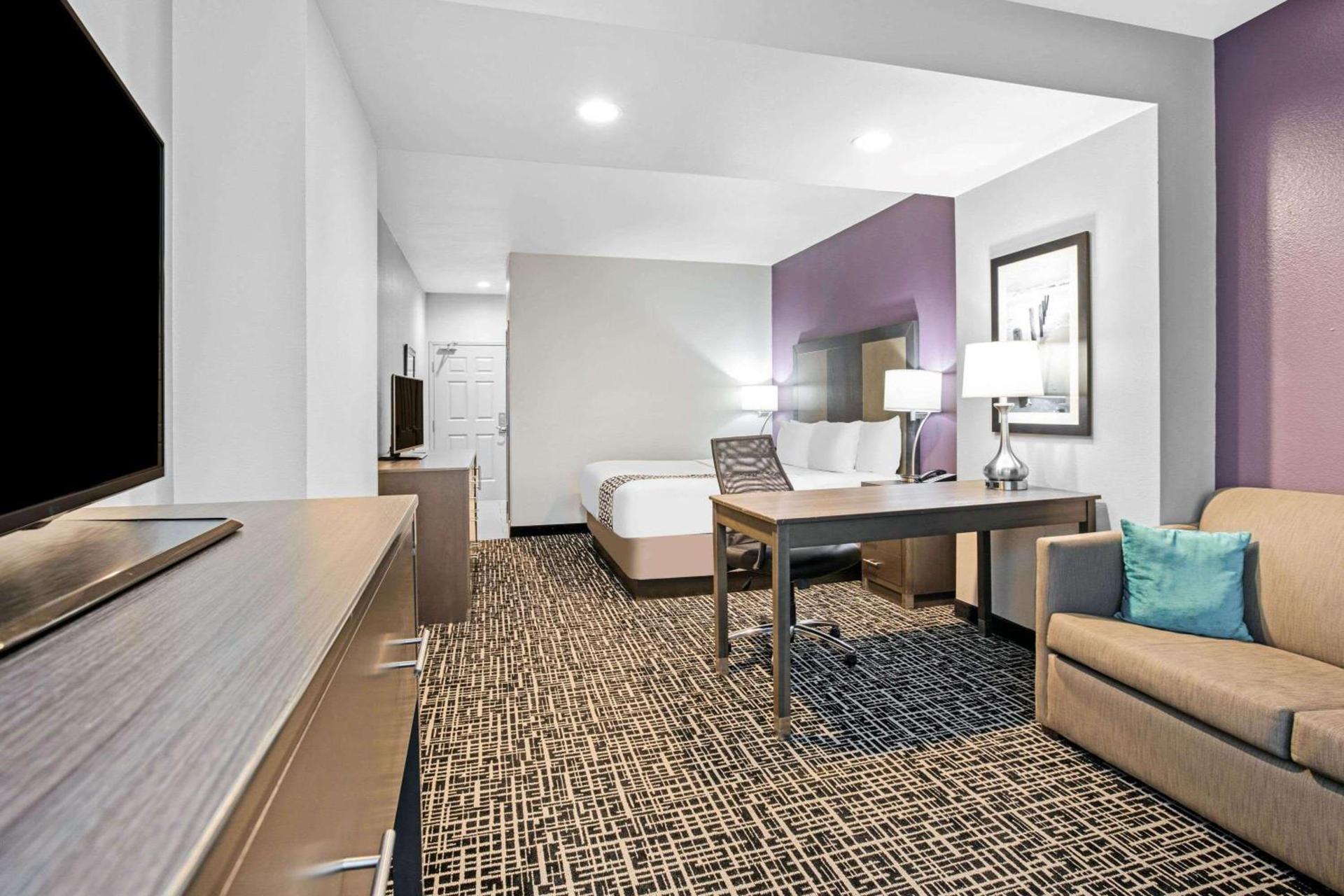 La Quinta by Wyndham Corpus Christi - Portland photo 21