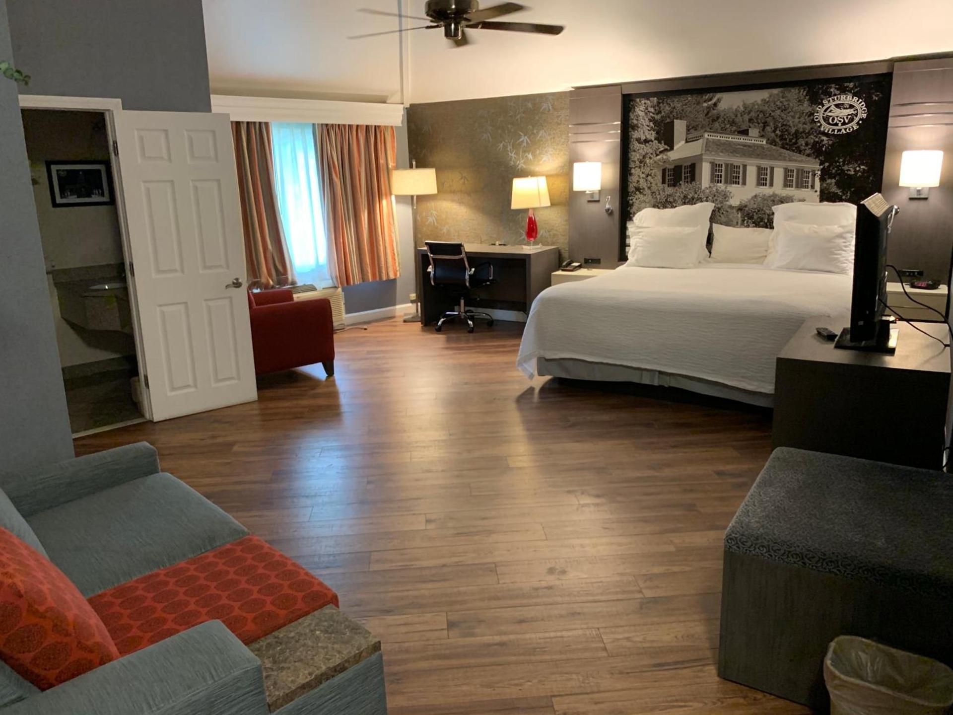 Super 8 by Wyndham Sturbridge photo 32