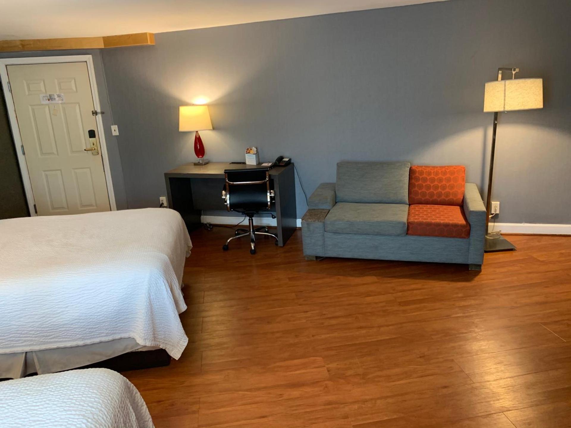 Super 8 by Wyndham Sturbridge photo 28
