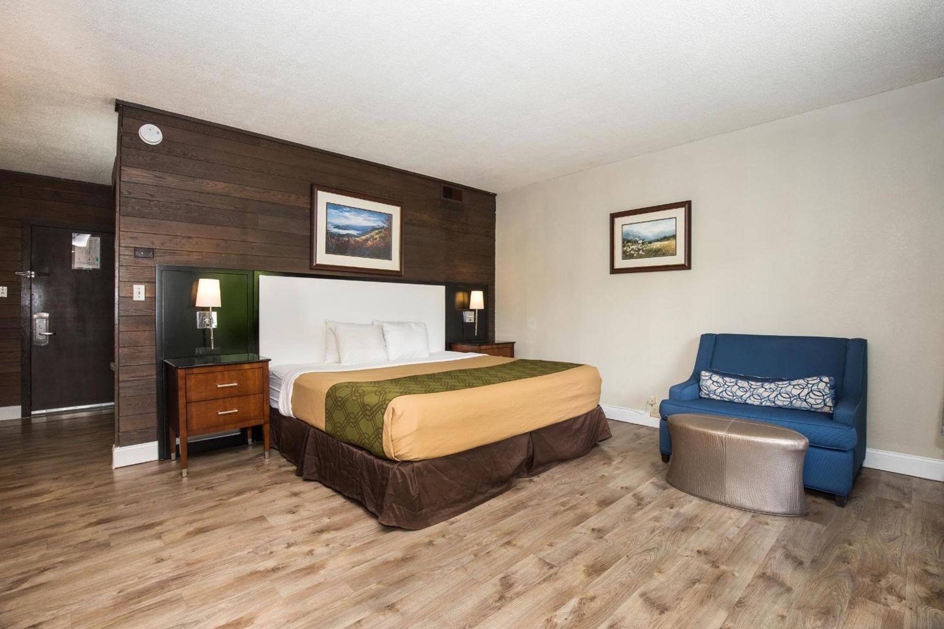 Fabulous Chalet Inn photo 50