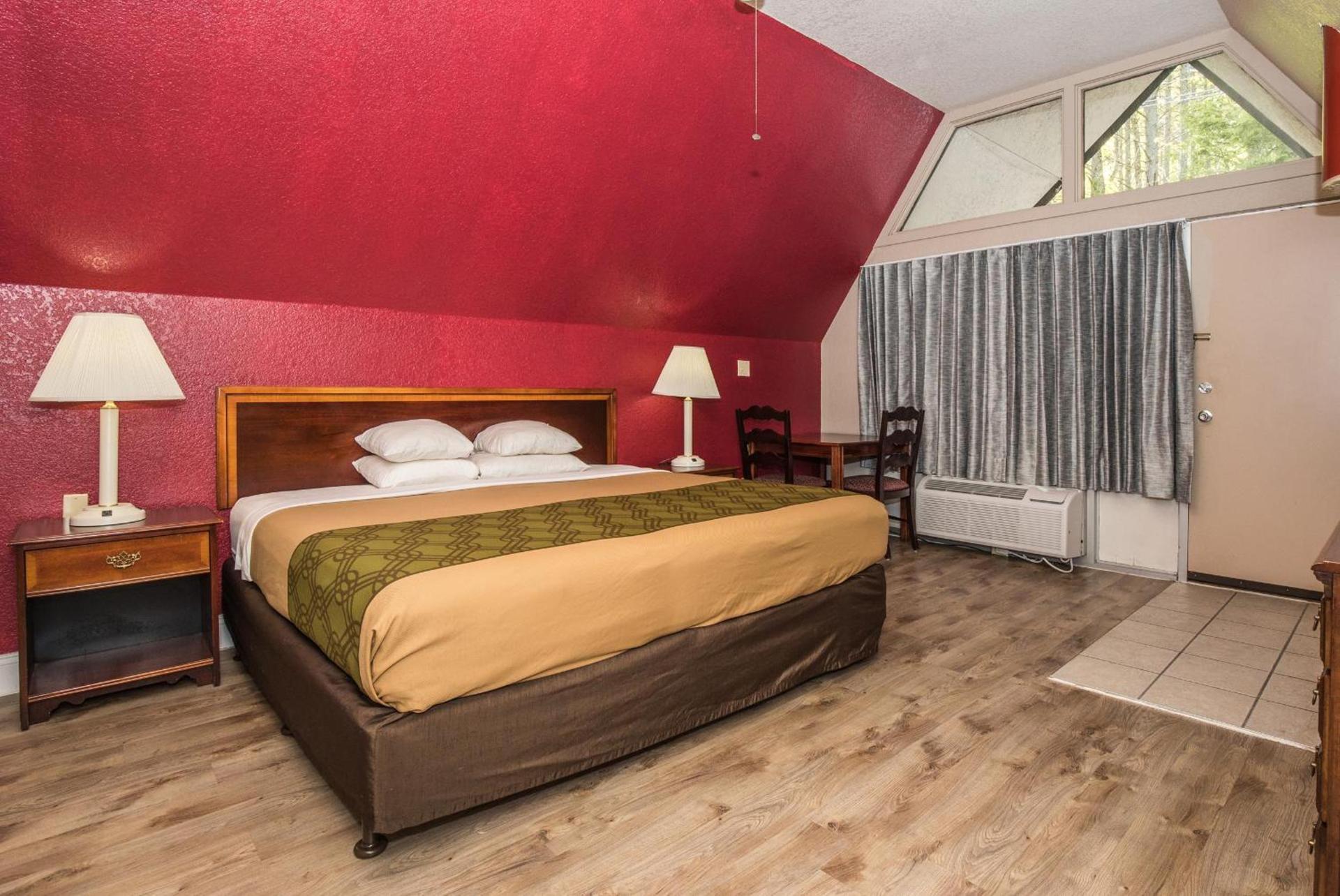Fabulous Chalet Inn photo 44