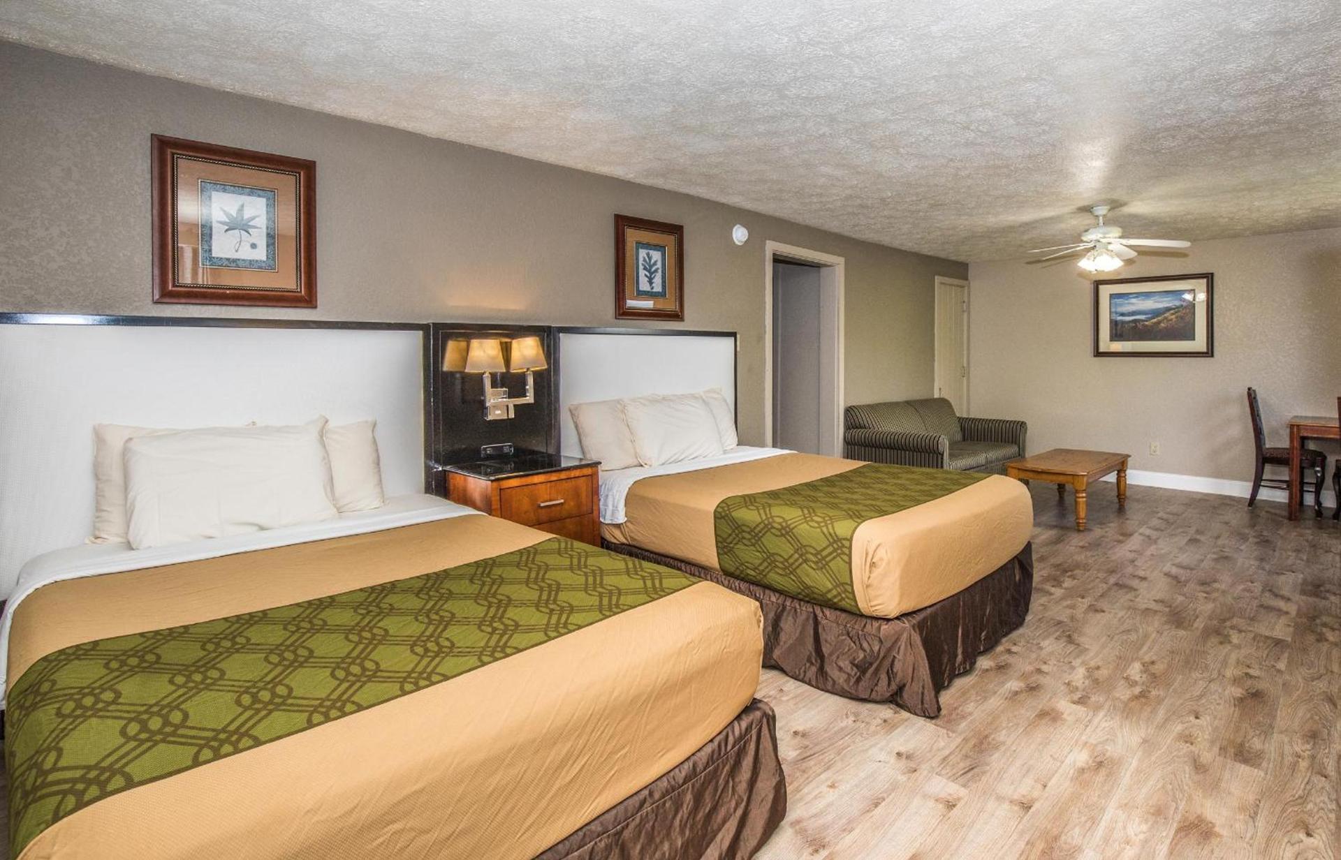 Fabulous Chalet Inn photo 40