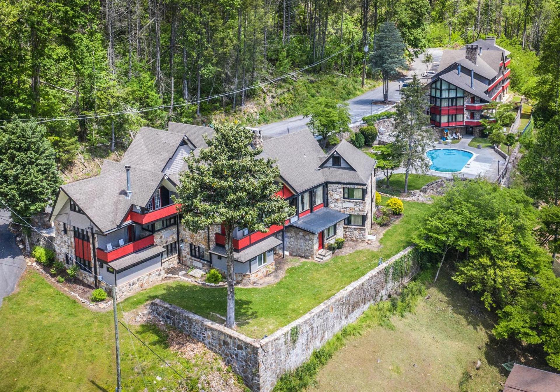 Fabulous Chalet Inn photo 1