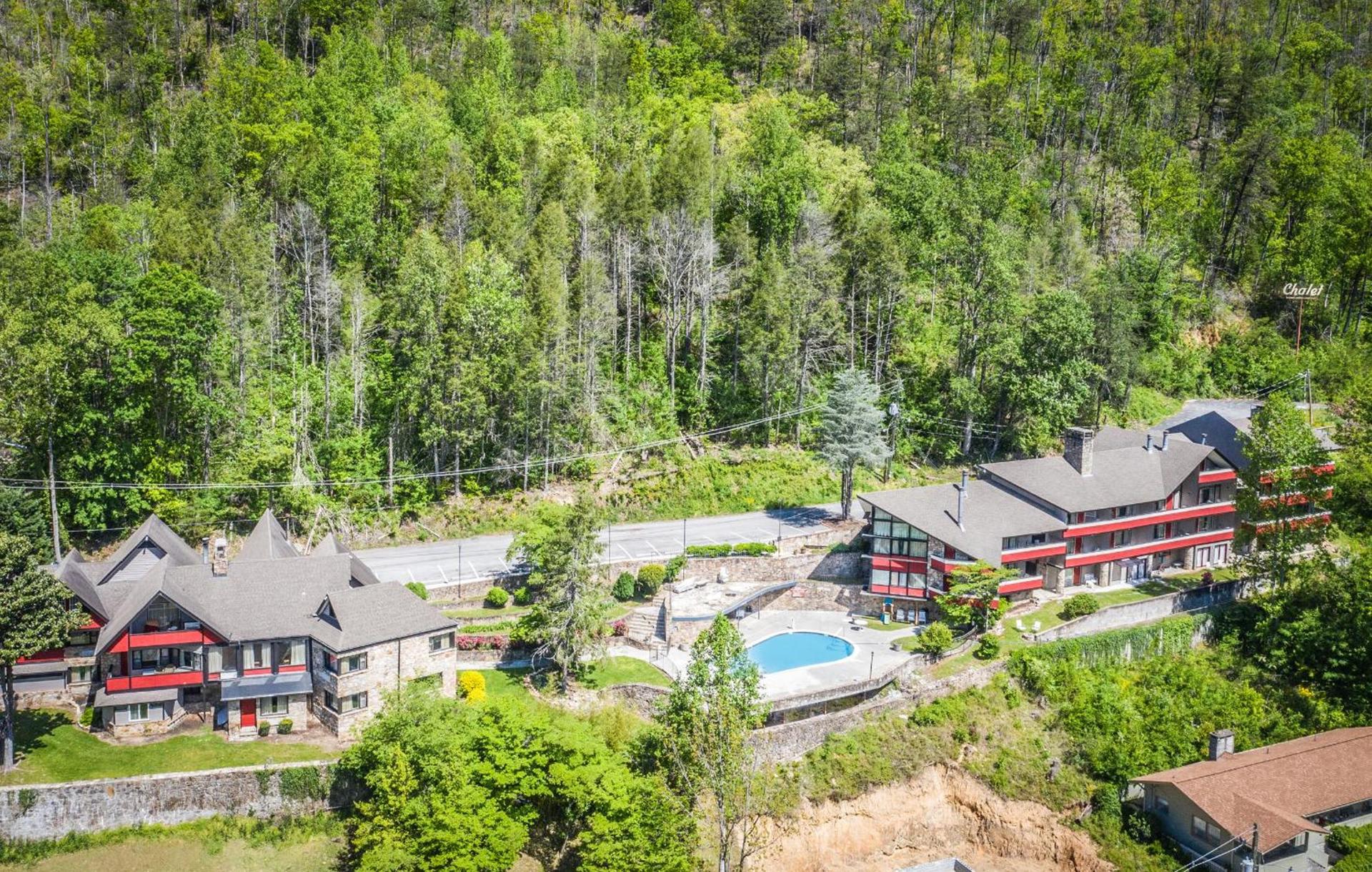 Fabulous Chalet Inn photo 3