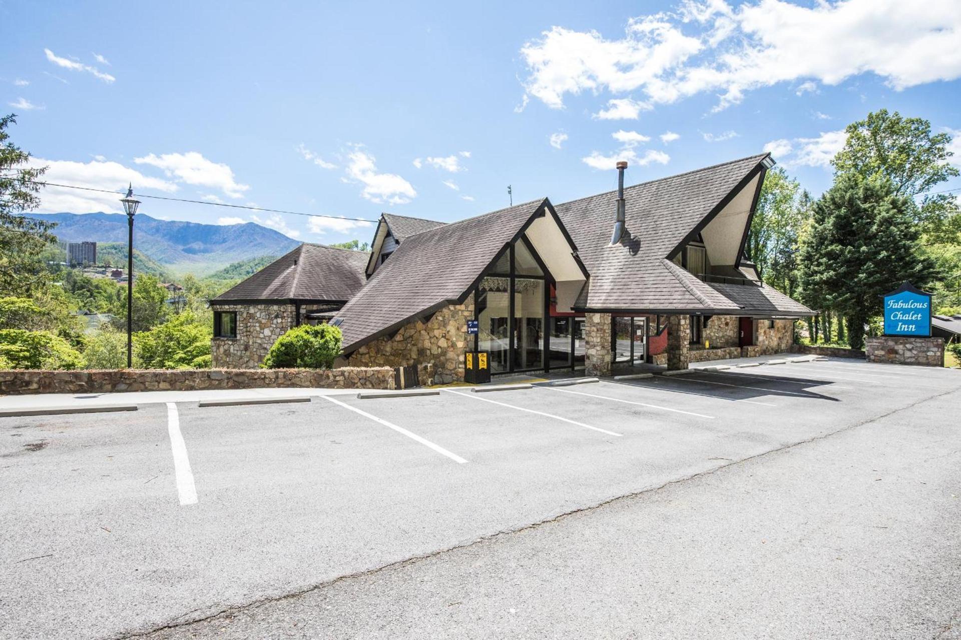 Fabulous Chalet Inn photo 14