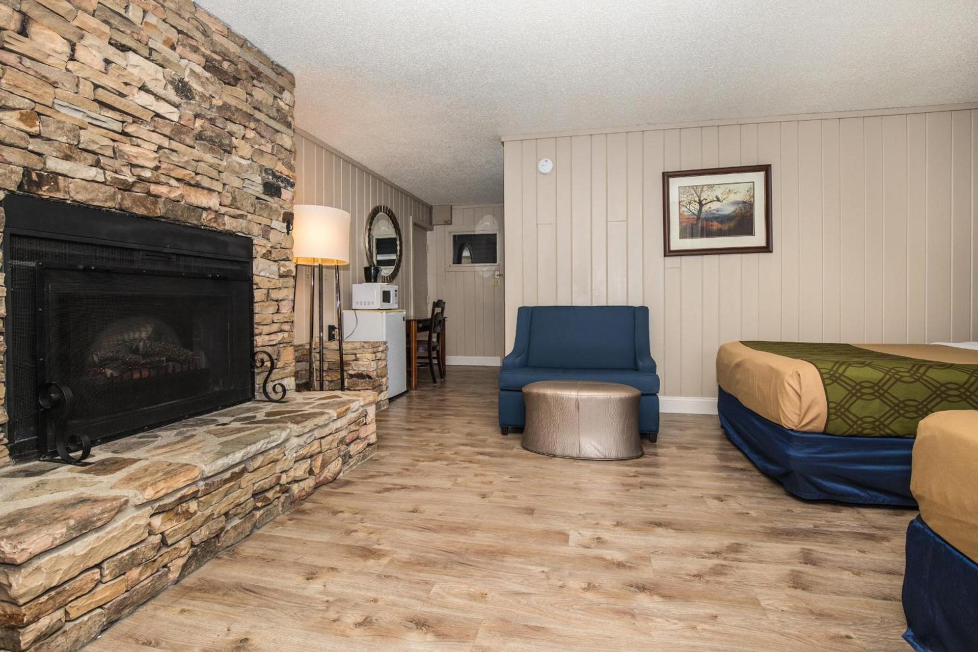 Fabulous Chalet Inn photo 30