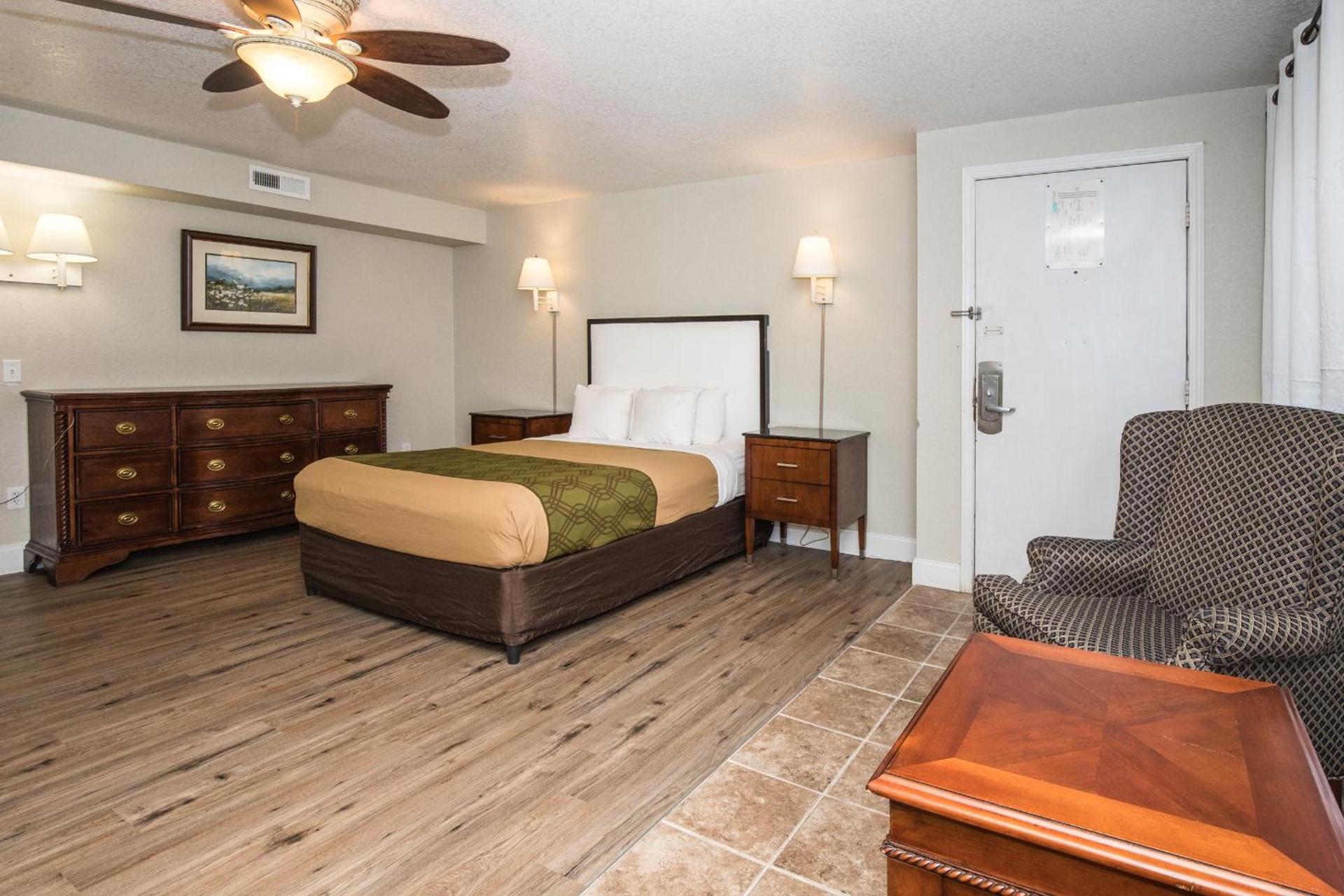Fabulous Chalet Inn photo 26
