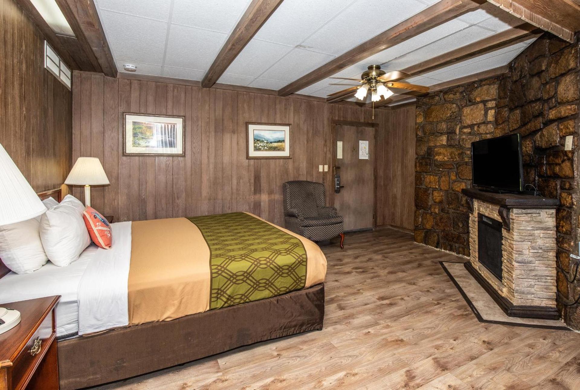Fabulous Chalet Inn photo 23