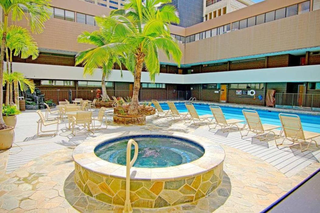 Executive Hotel Suite Downtown Free Parking photo 3