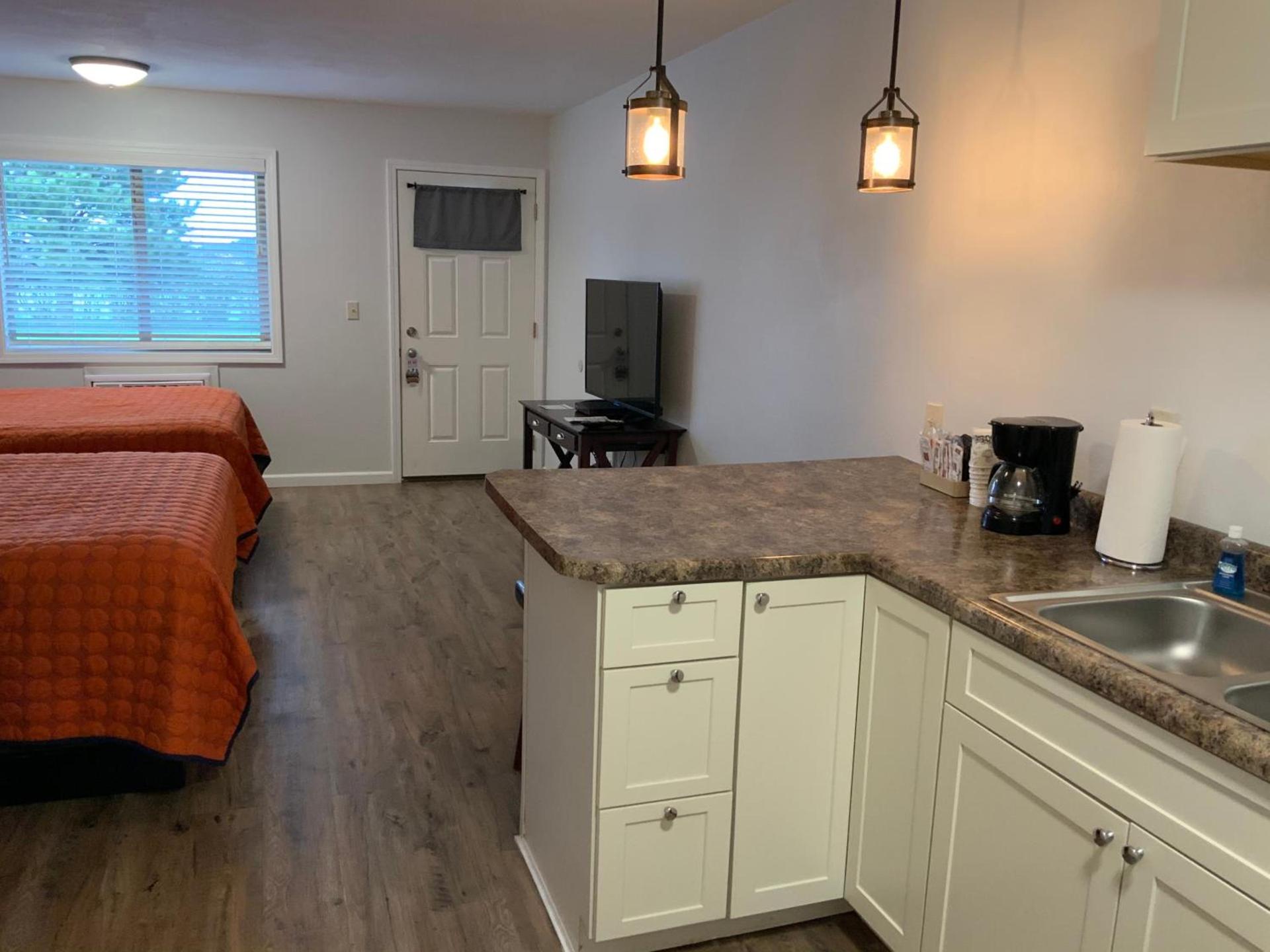 Rockerville Lodge & Cabins photo 68