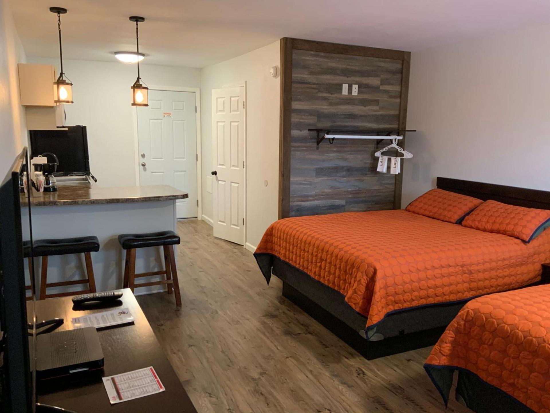 Rockerville Lodge & Cabins photo 69