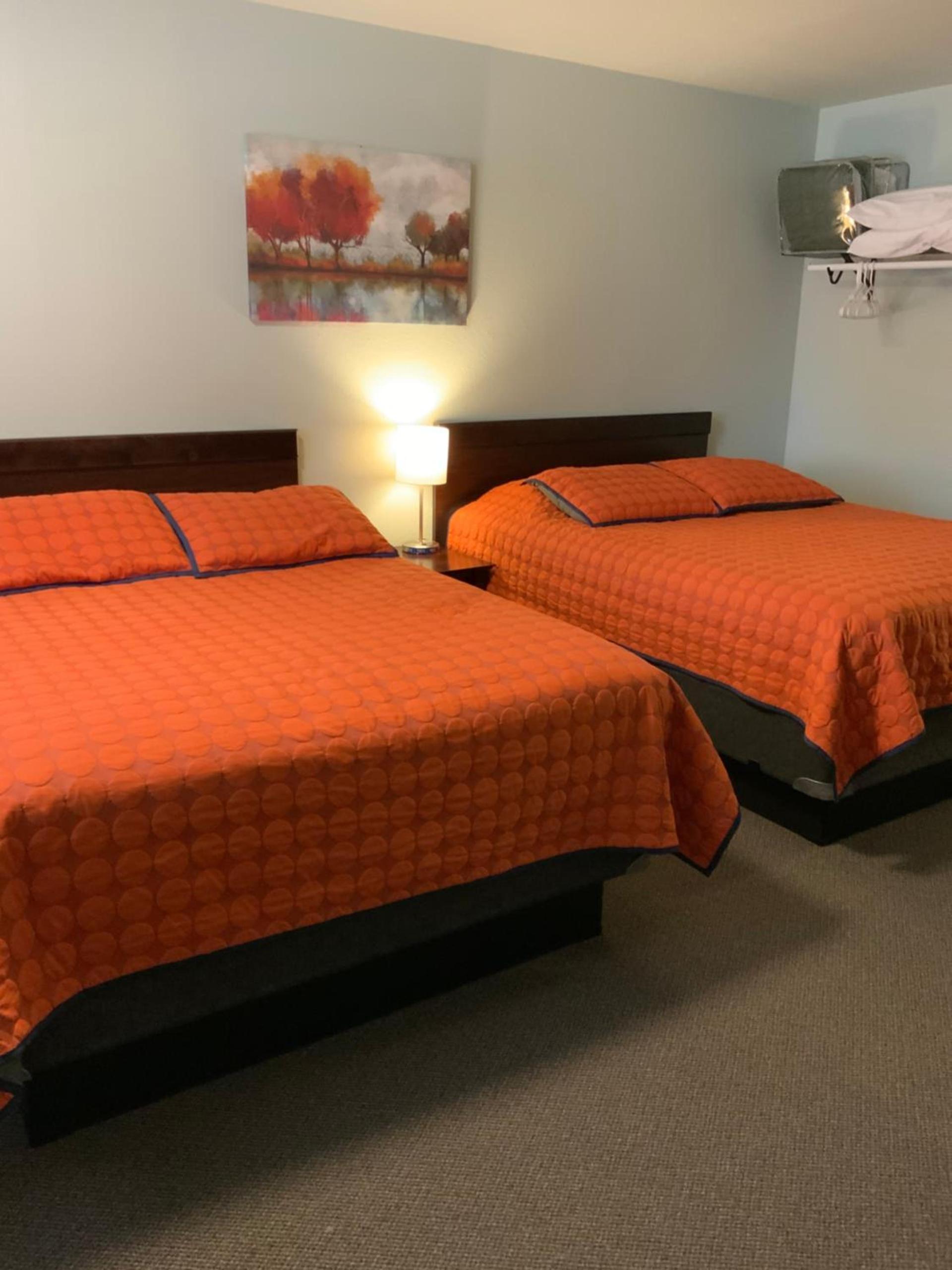 Rockerville Lodge & Cabins photo 63