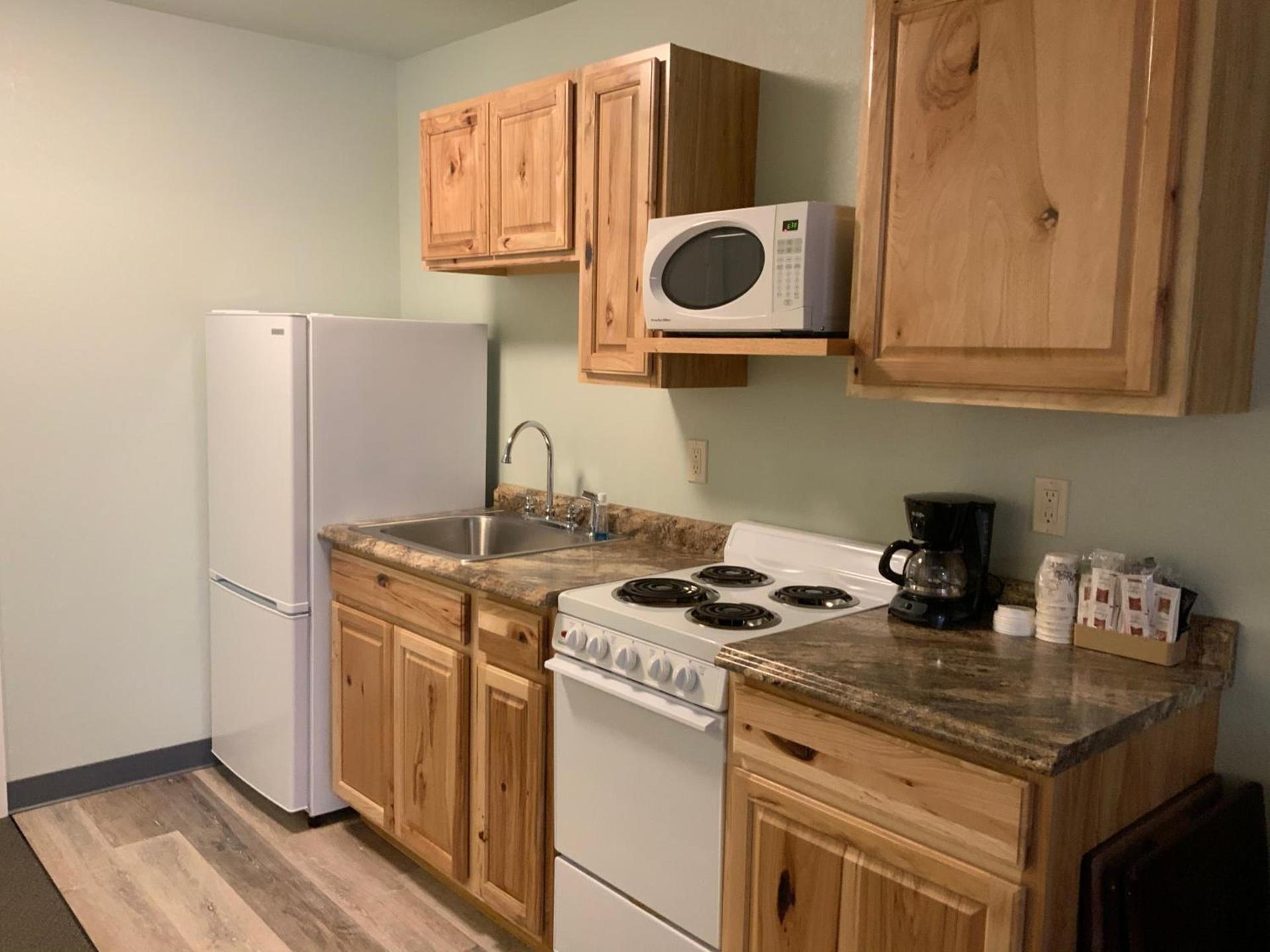 Rockerville Lodge & Cabins photo 64
