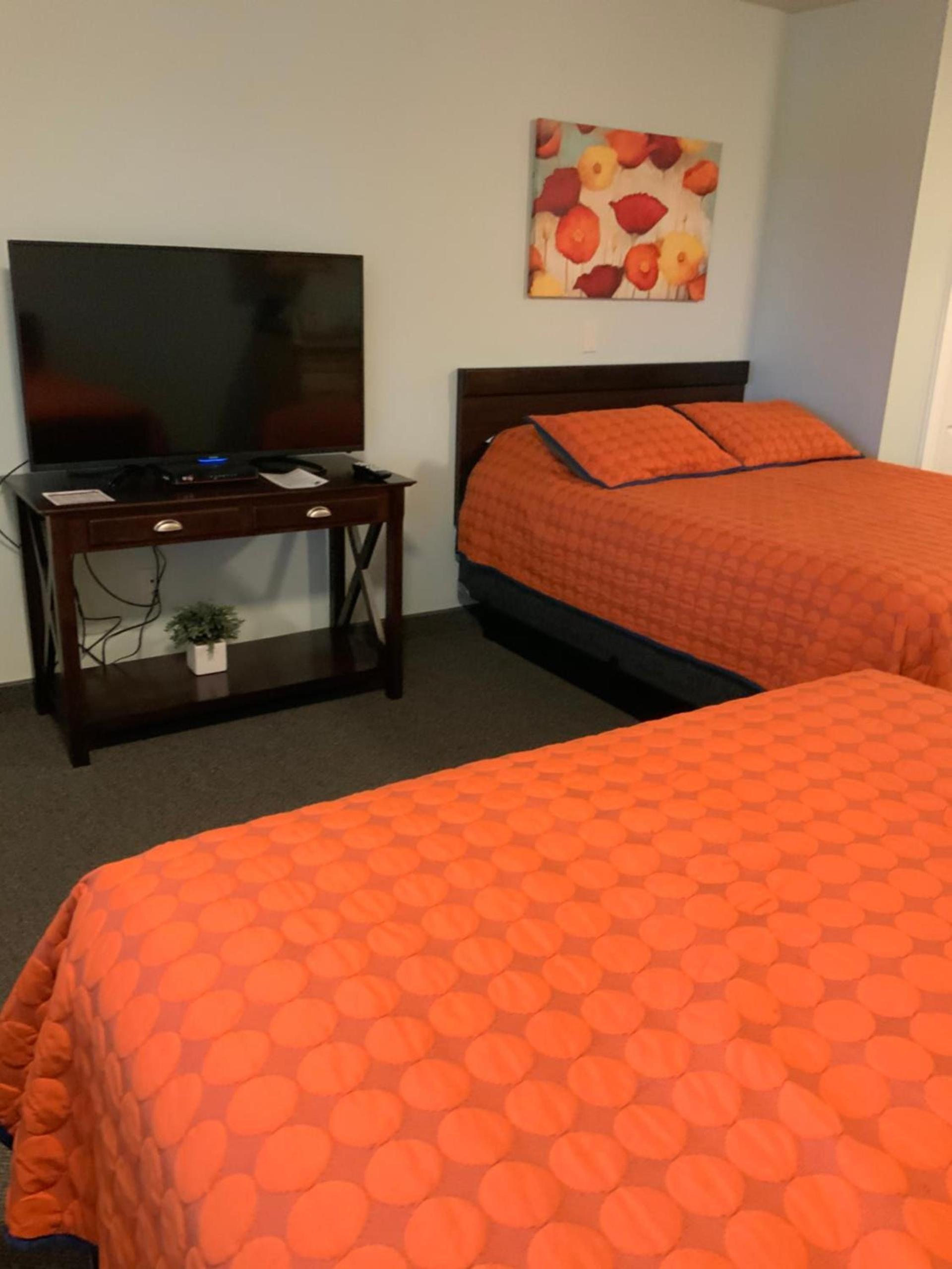 Rockerville Lodge & Cabins photo 53