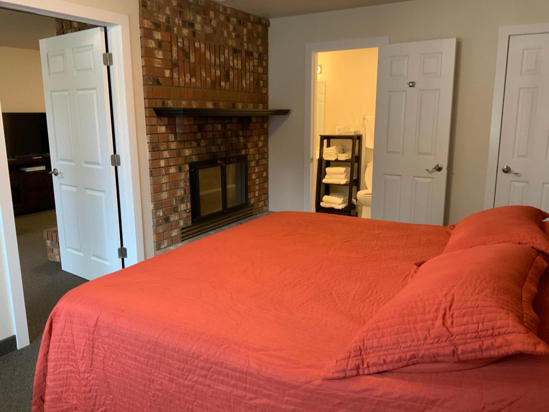 Rockerville Lodge & Cabins photo 39