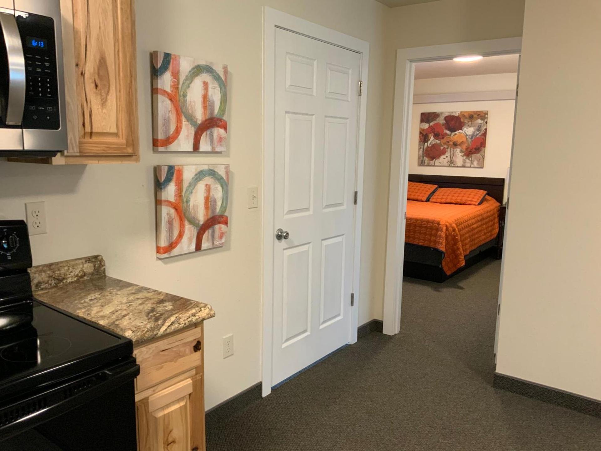 Rockerville Lodge & Cabins photo 45