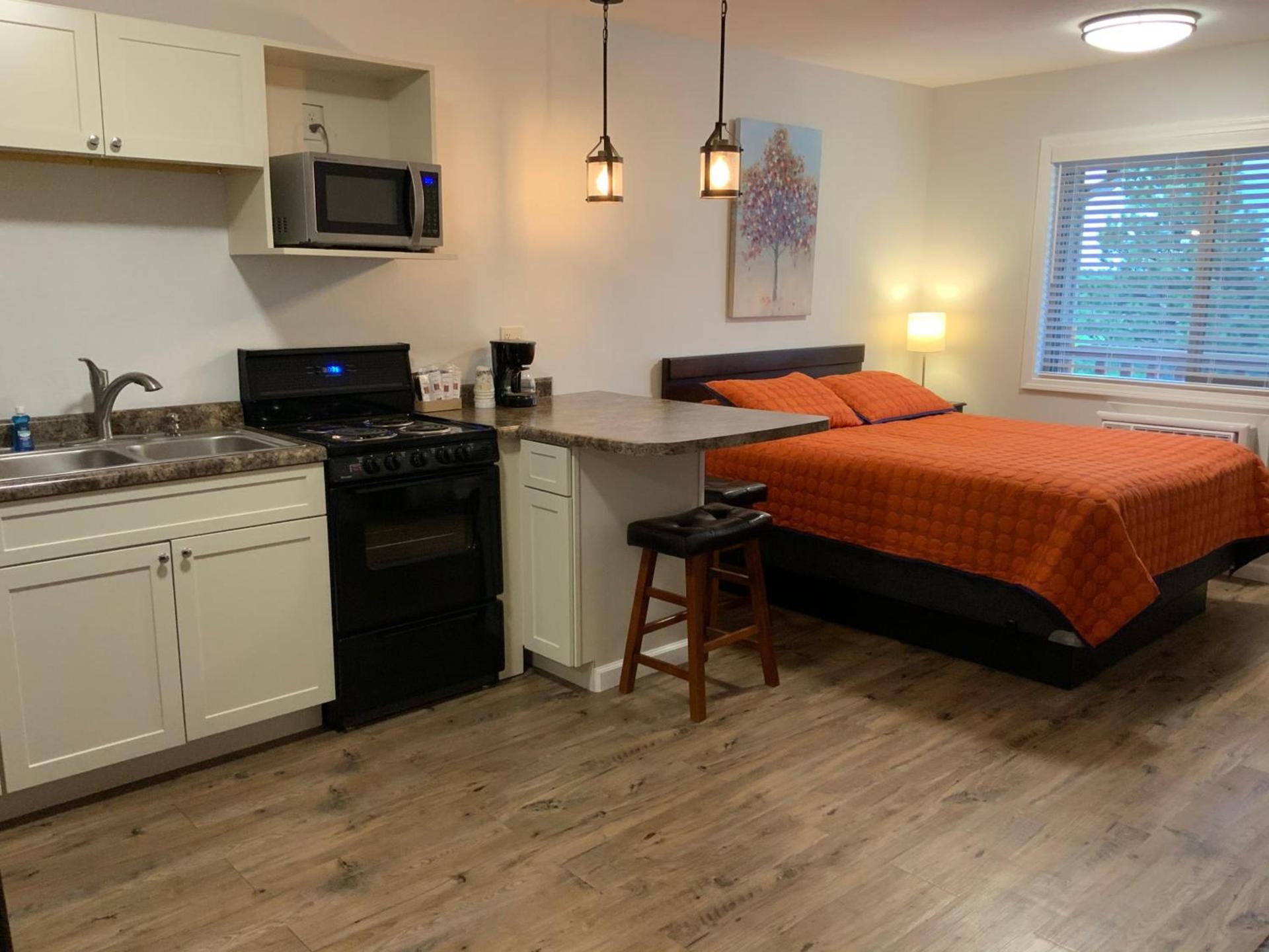 Rockerville Lodge & Cabins photo 25