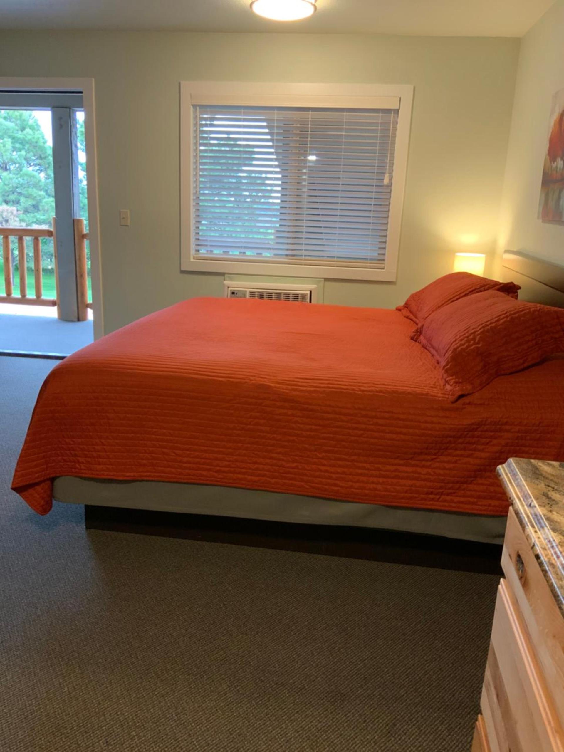 Rockerville Lodge & Cabins photo 16