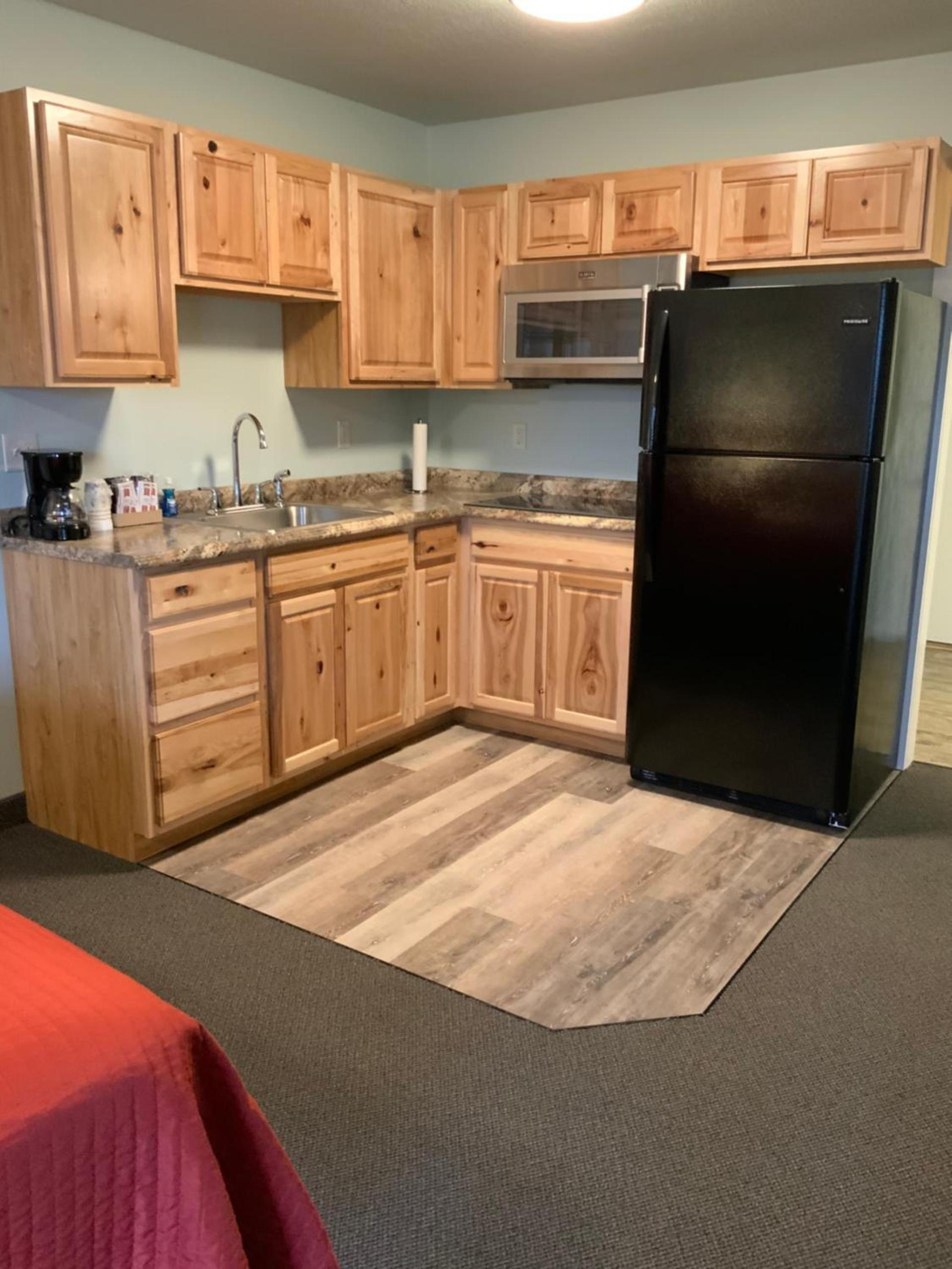 Rockerville Lodge & Cabins photo 17