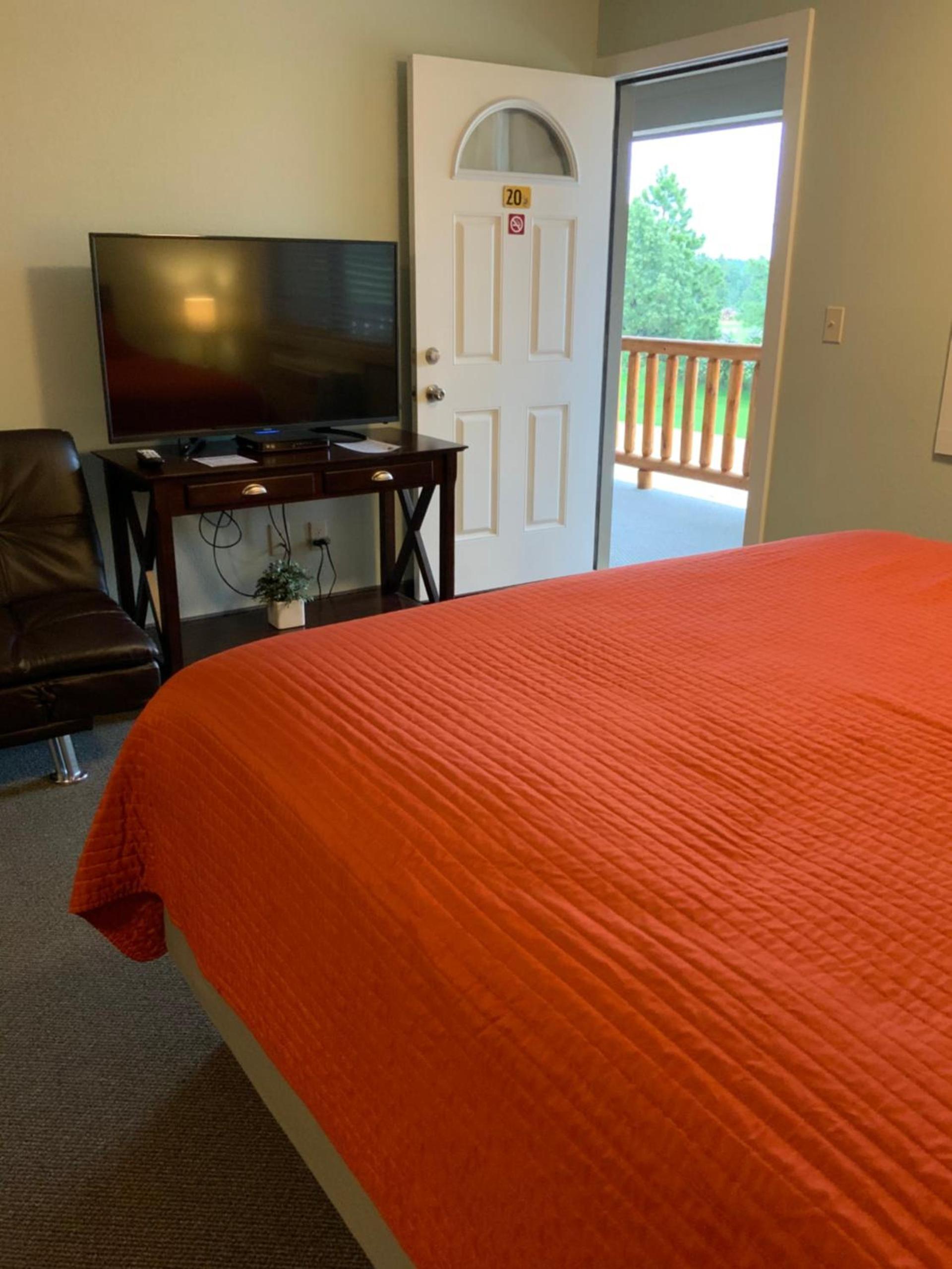 Rockerville Lodge & Cabins photo 19