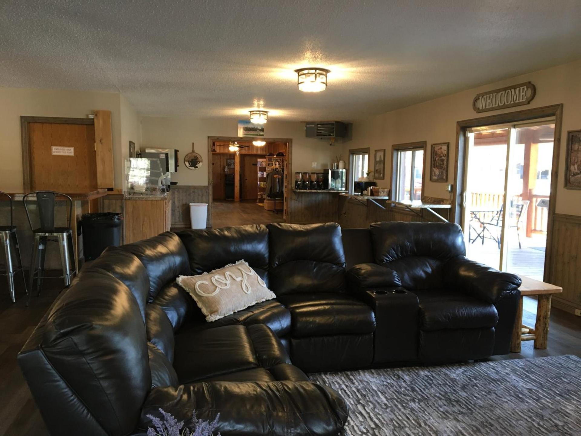 Rockerville Lodge & Cabins photo 8