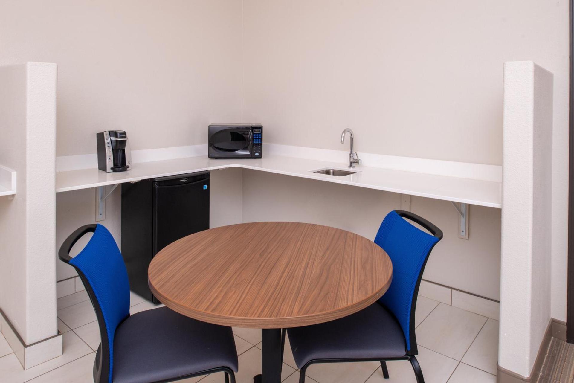Holiday Inn Express Hotel & Suites Gunnison by IHG photo 80