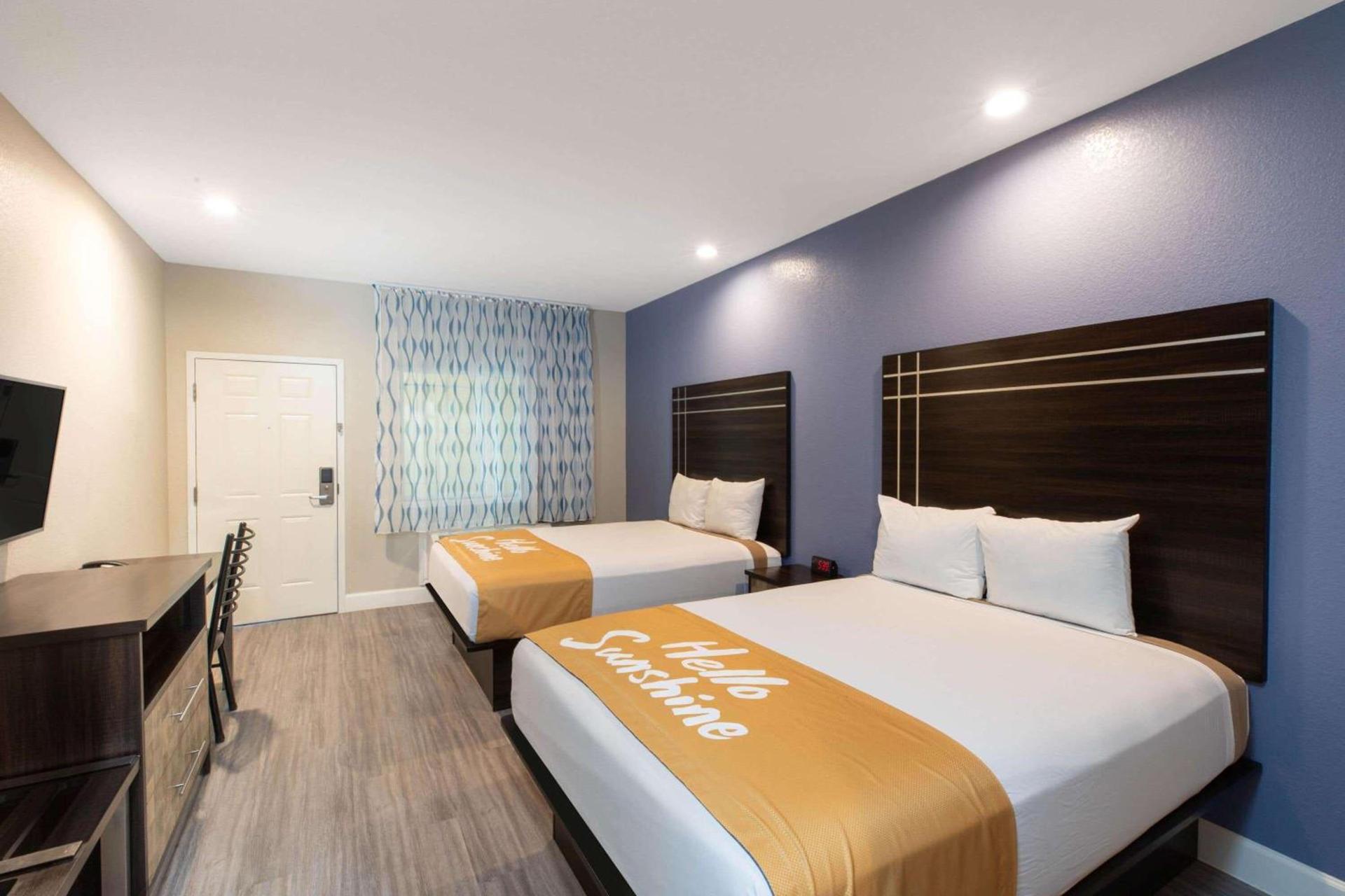 Days Inn & Suites by Wyndham La Porte photo 26