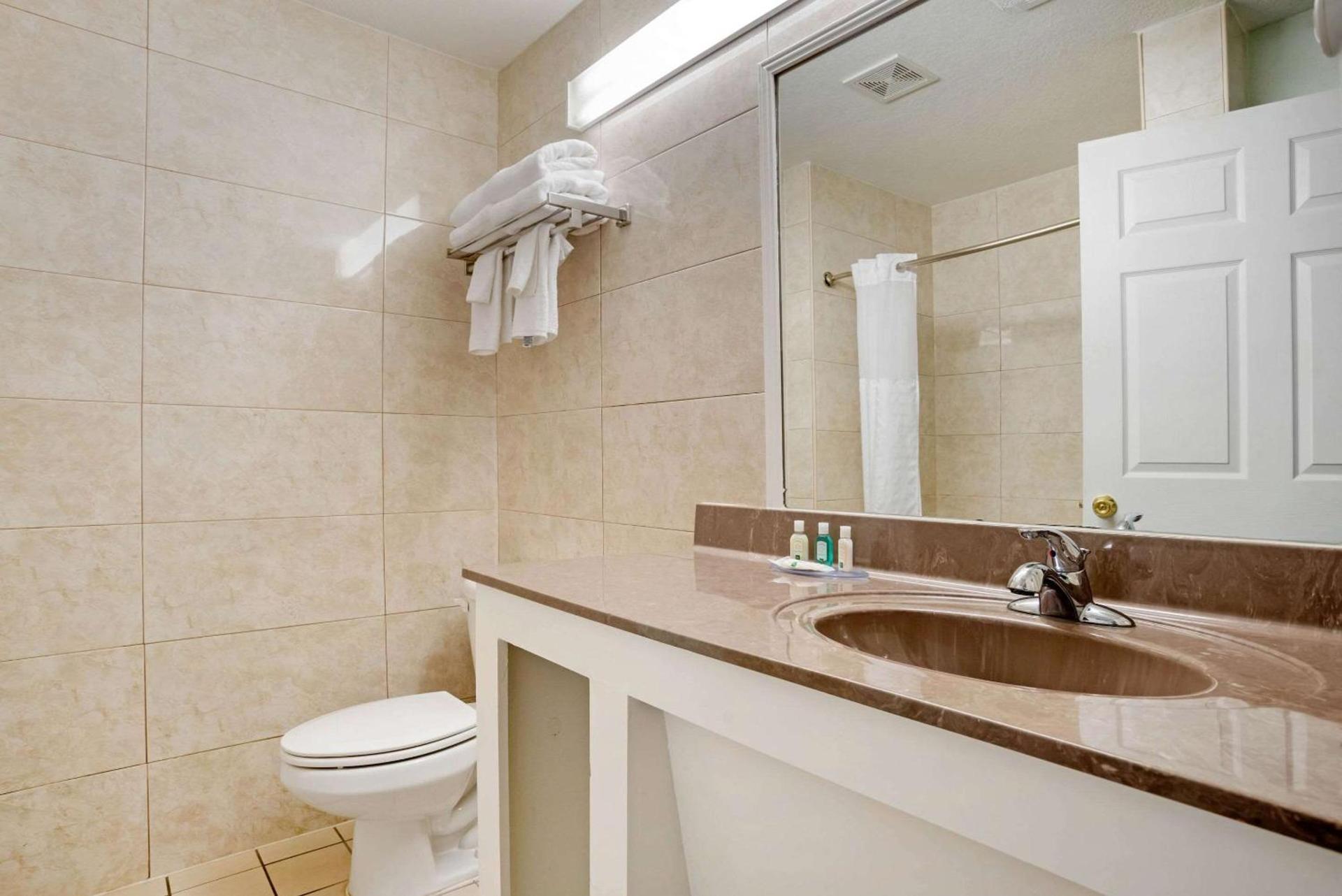 Quality Inn Fort Walton Beach - Destin West photo 12