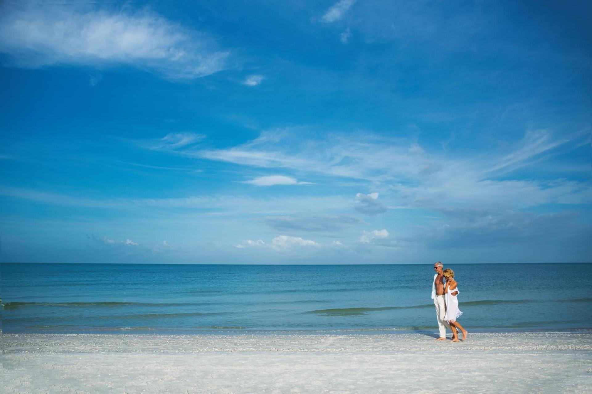 Holiday Inn Express & Suites Naples Downtown - 5th Avenue by IHG photo 64