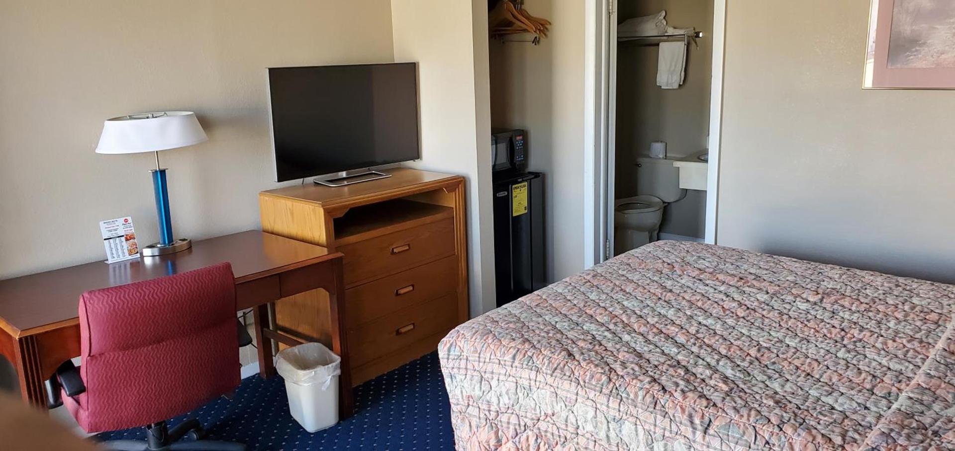 Brooks Motel photo 12