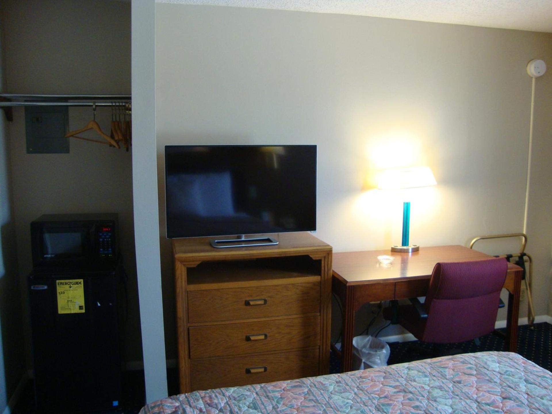 Brooks Motel photo 11