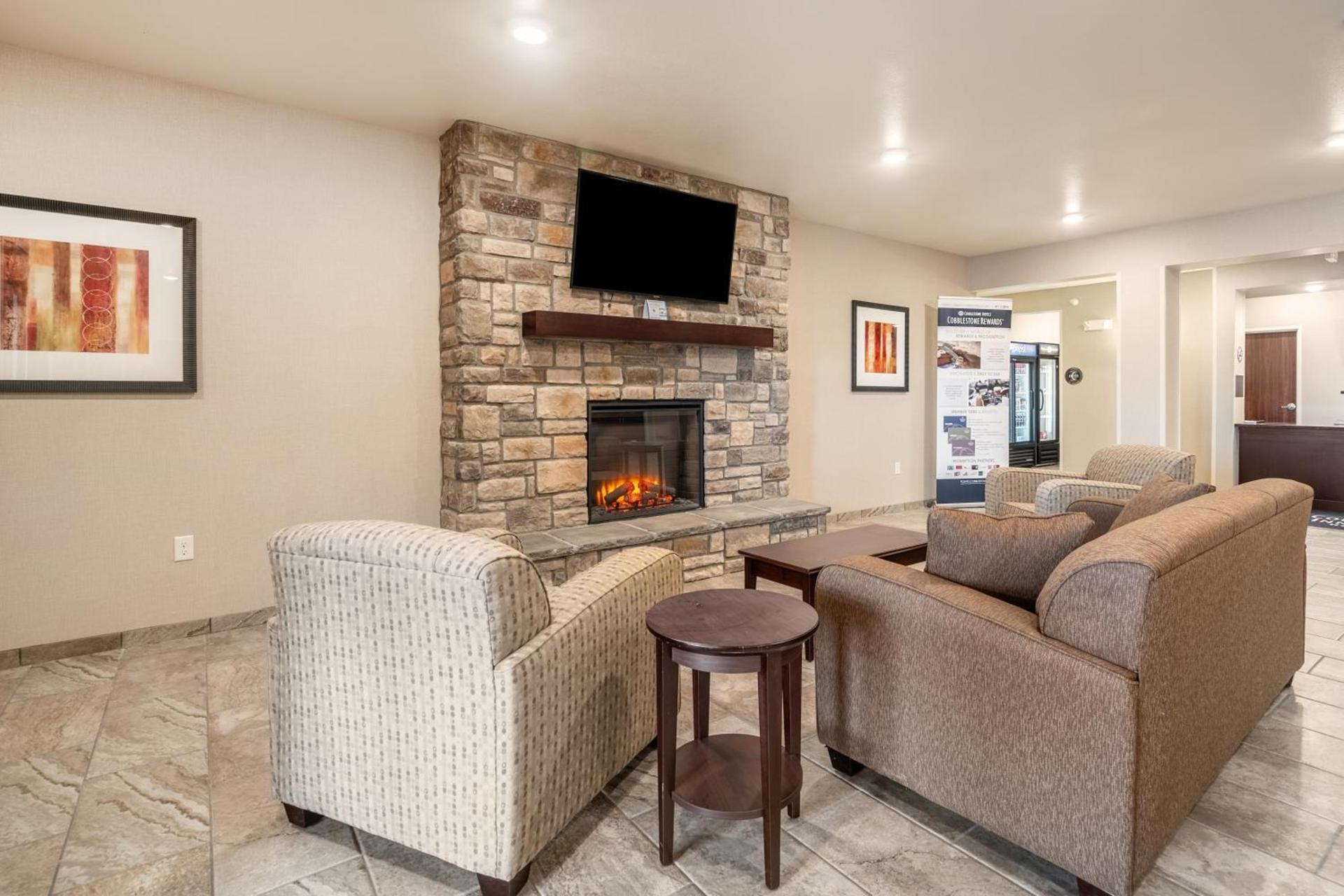 Cobblestone Hotel & Suites - Newport photo 31