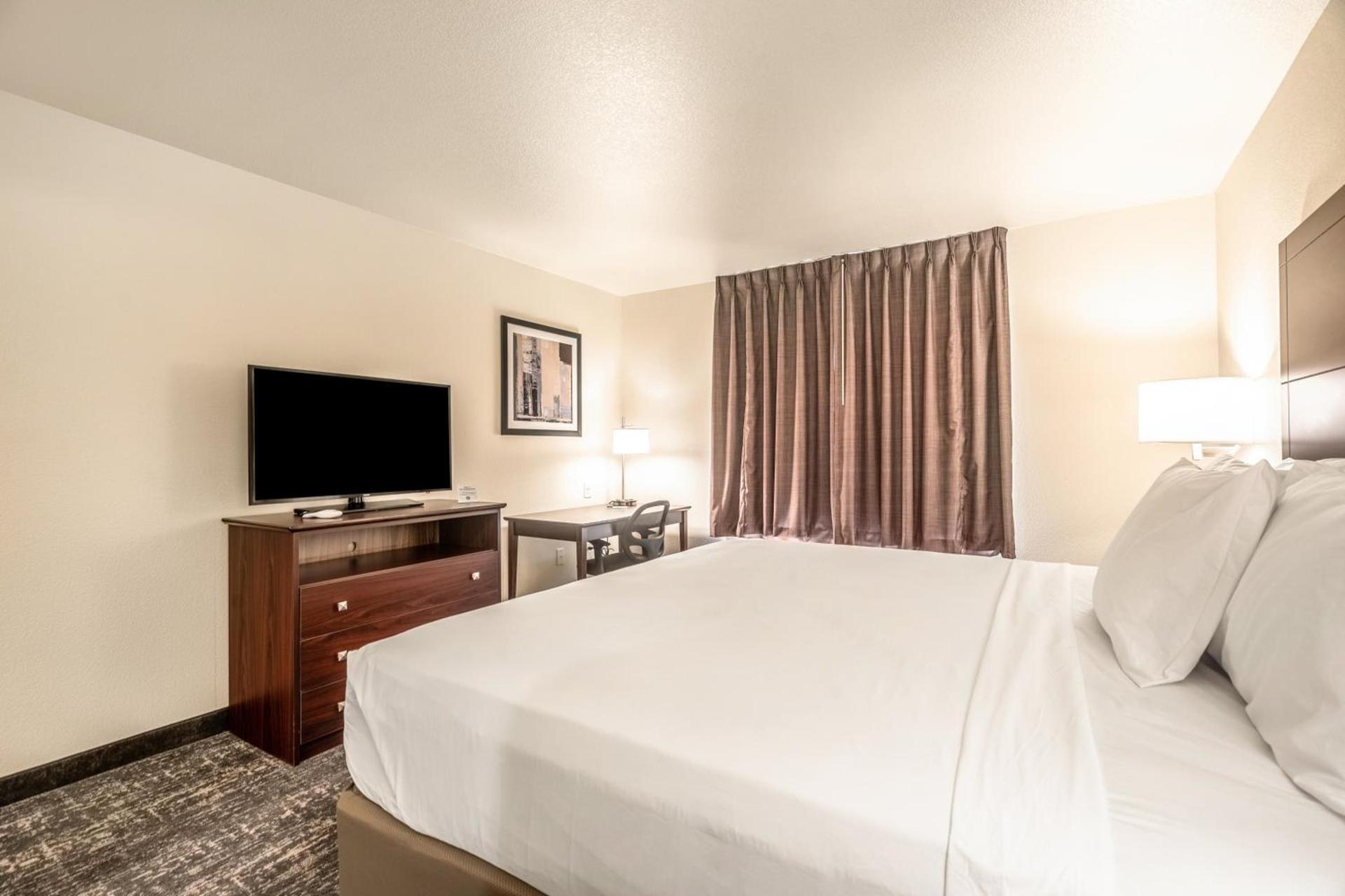 Cobblestone Hotel & Suites - Newport photo 25